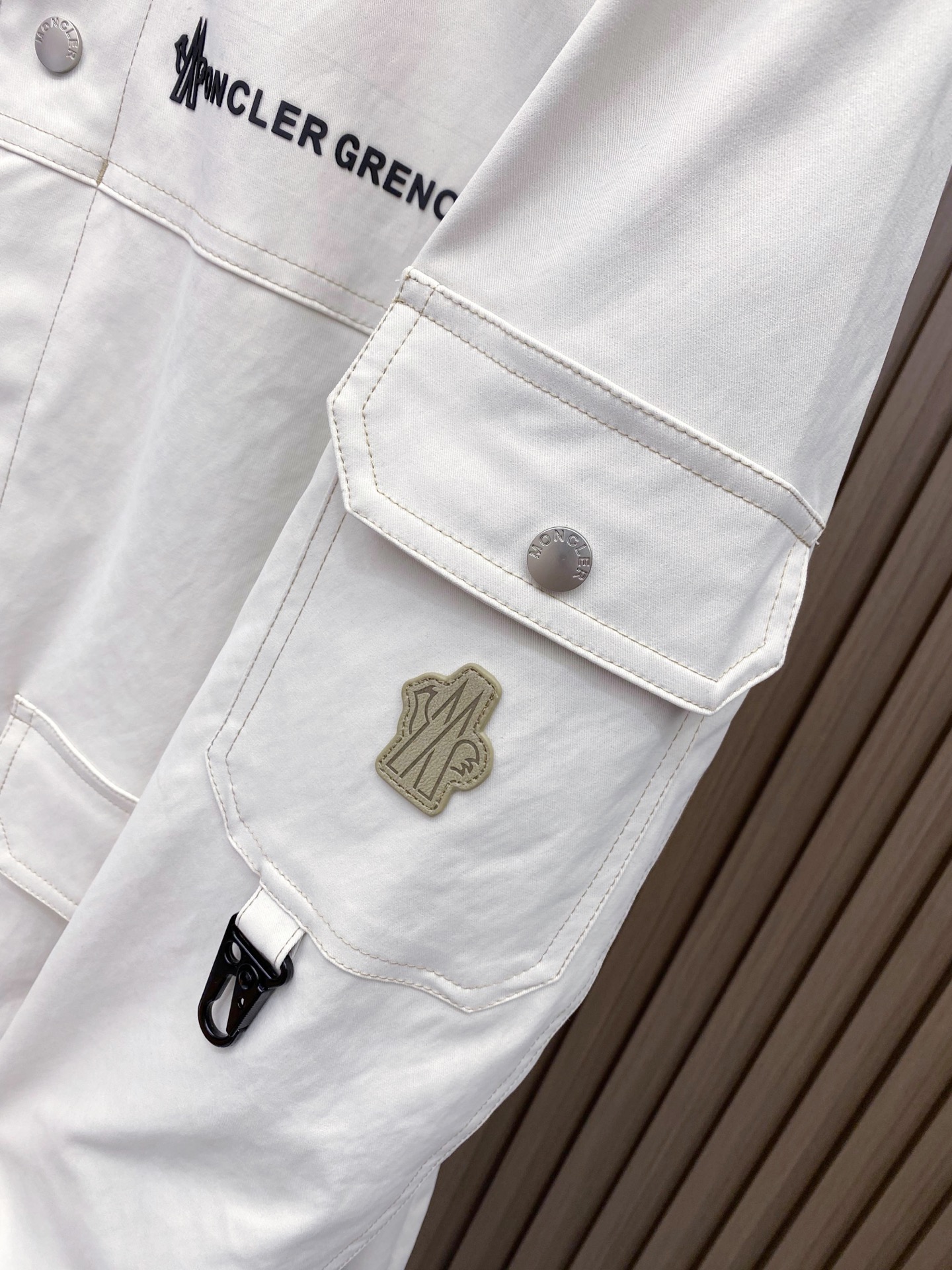 Moncler 蒙口 2026ss春季新款 官网同款男士夹克外套，原单三标齐全高端版本 定制面料 透气舒