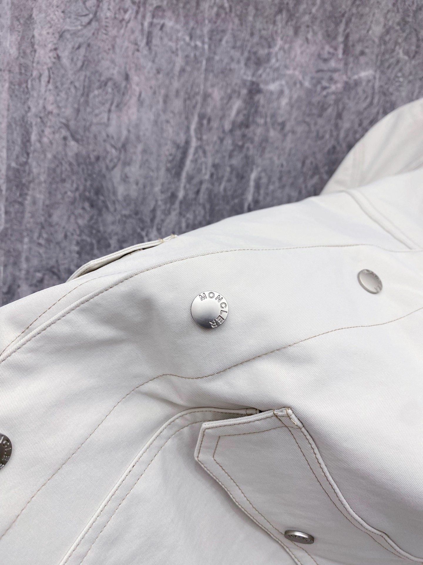 Moncler 蒙口 2026ss春季新款 官网同款男士夹克外套，原单三标齐全高端版本 定制面料 透气舒