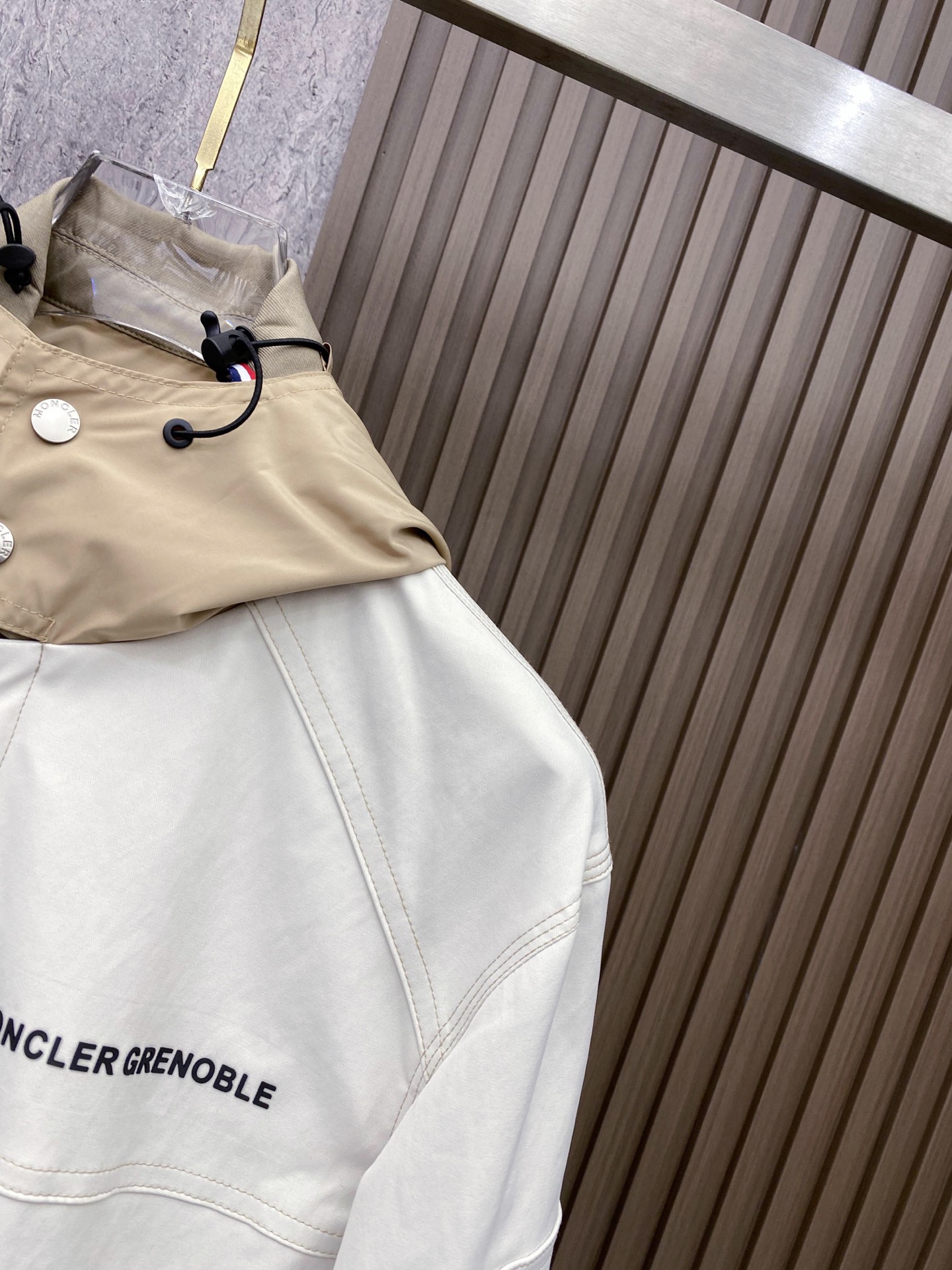 Moncler 蒙口 2026ss春季新款 官网同款男士夹克外套，原单三标齐全高端版本 定制面料 透气舒