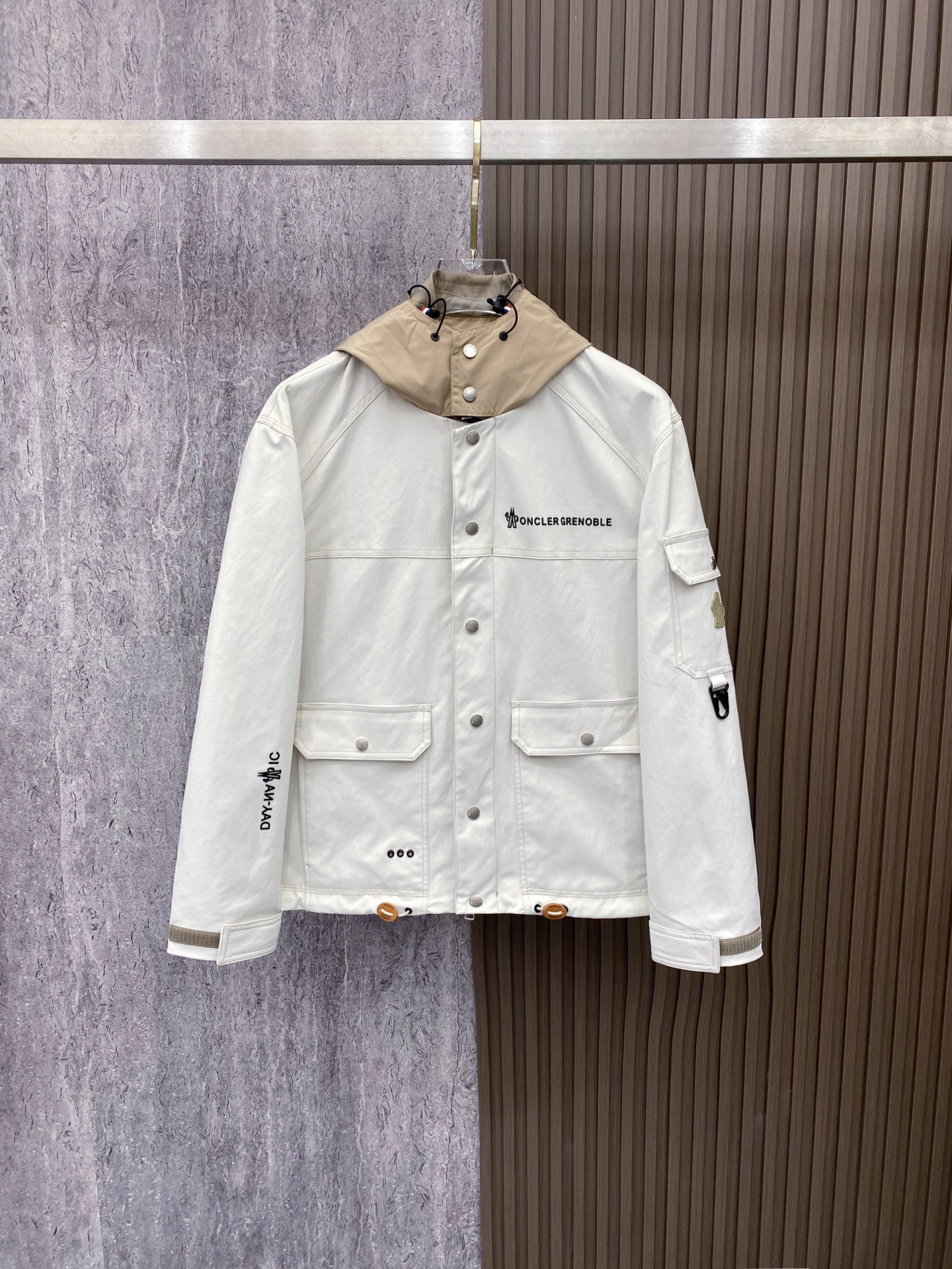 Moncler 蒙口 2026ss春季新款 官网同款男士夹克外套，原单三标齐全高端版本 定制面料 透气舒