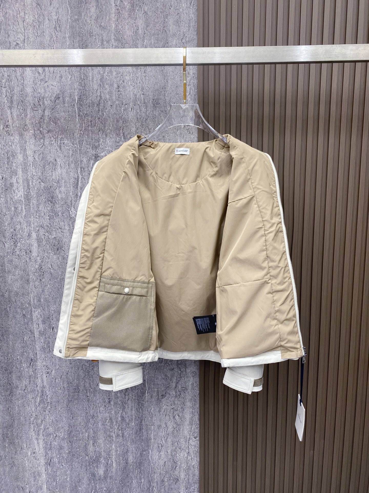 Moncler 蒙口 2026ss春季新款 官网同款男士夹克外套，原单三标齐全高端版本 定制面料 透气舒