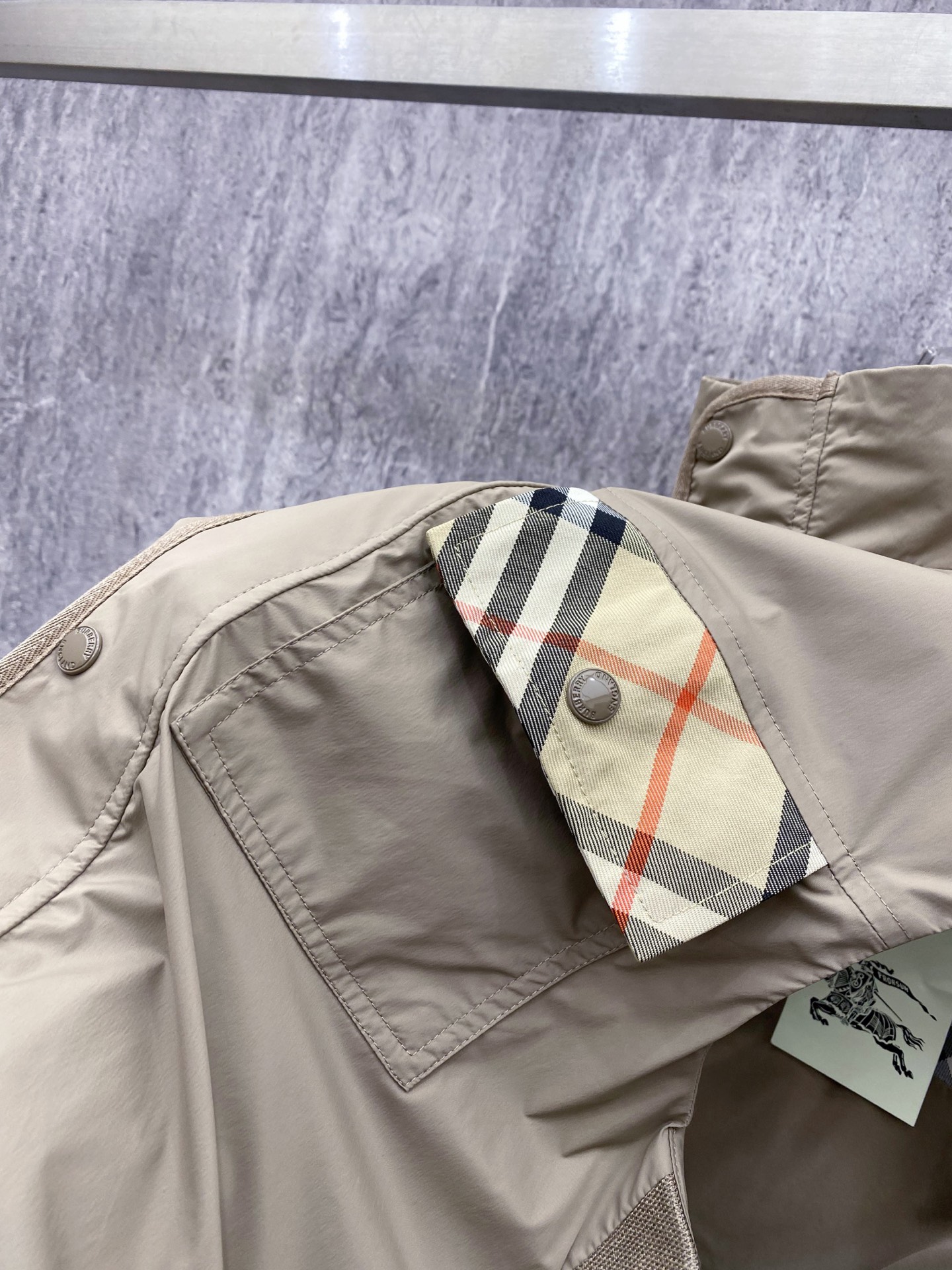 Burberry 巴宝莉马甲 2026SS春季新款马甲夹克外套最新设计款 秀场新品‼品相非常完美，三标齐
