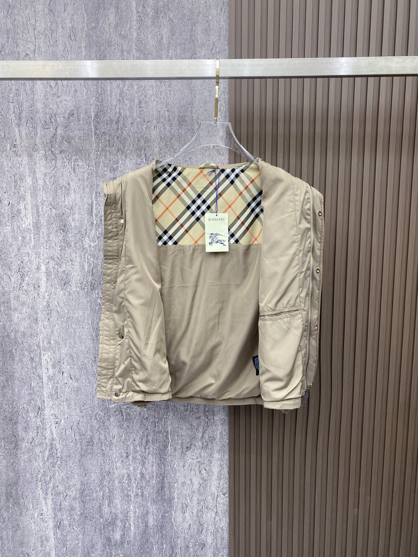 Burberry 巴宝莉马甲 2026SS春季新款马甲夹克外套最新设计款 秀场新品‼品相非常完美，三标齐