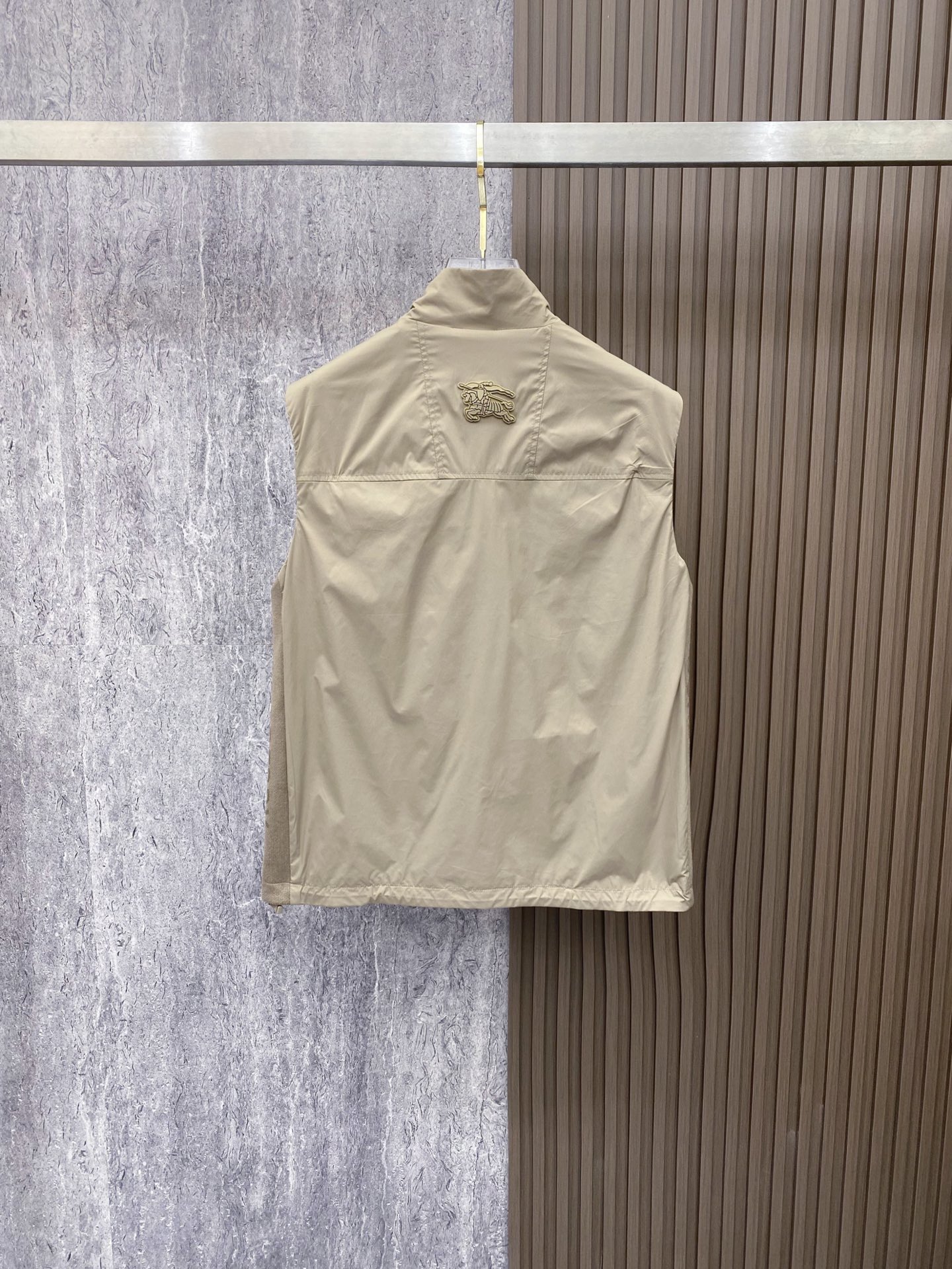Burberry 巴宝莉马甲 2026SS春季新款马甲夹克外套最新设计款 秀场新品‼品相非常完美，三标齐