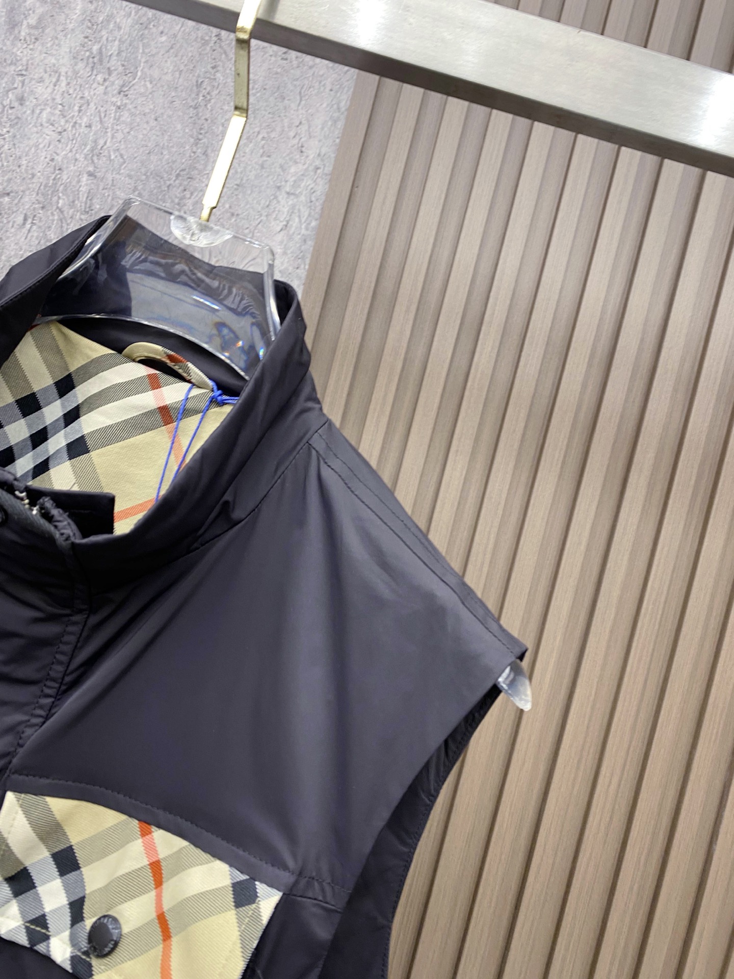 Burberry 巴宝莉马甲 2026SS春季新款马甲夹克外套最新设计款 秀场新品‼品相非常完美，三标齐