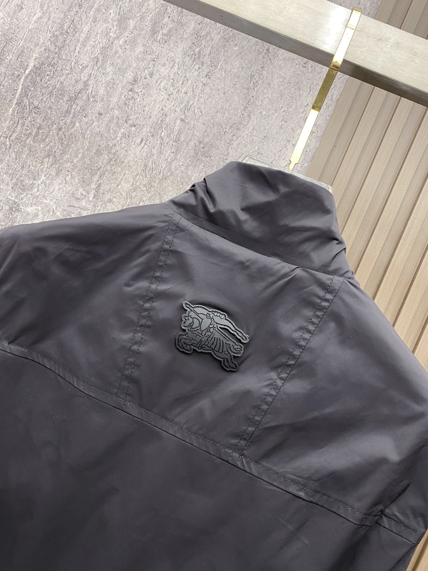Burberry 巴宝莉马甲 2026SS春季新款马甲夹克外套最新设计款 秀场新品‼品相非常完美，三标齐