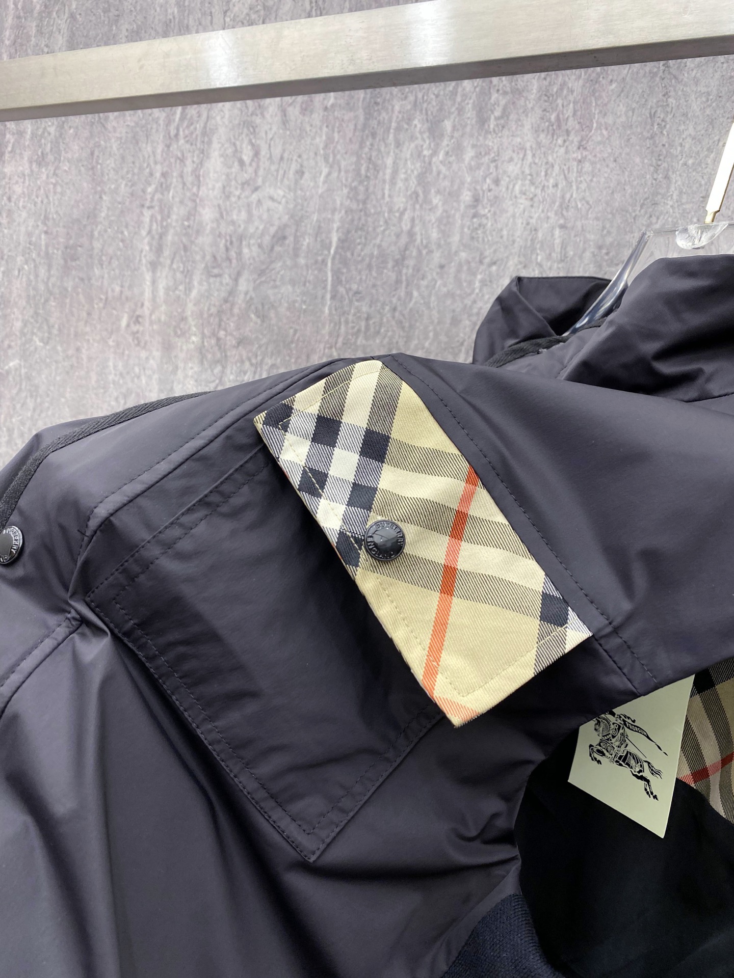 Burberry 巴宝莉马甲 2026SS春季新款马甲夹克外套最新设计款 秀场新品‼品相非常完美，三标齐