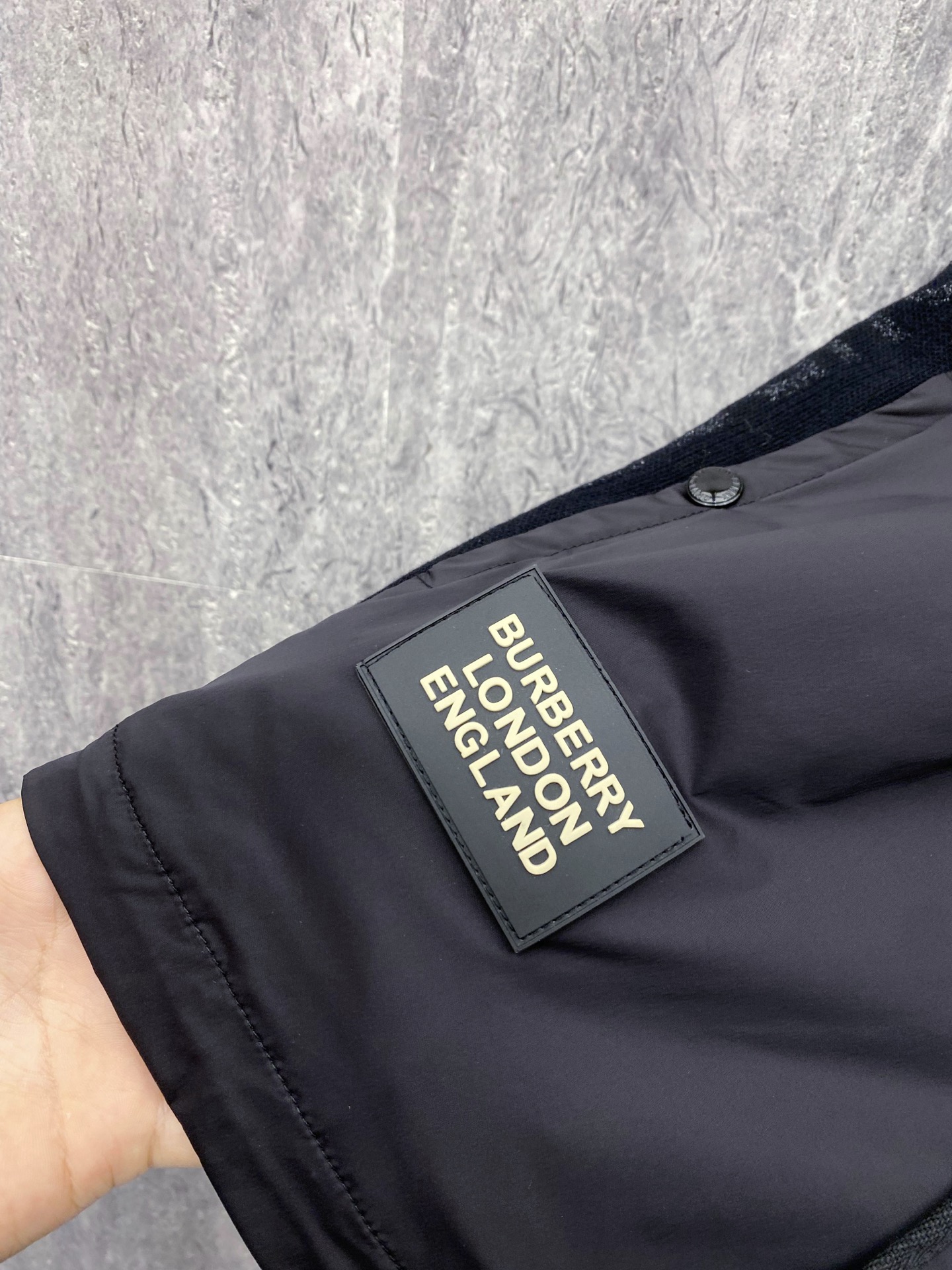 Burberry 巴宝莉马甲 2026SS春季新款马甲夹克外套最新设计款 秀场新品‼品相非常完美，三标齐