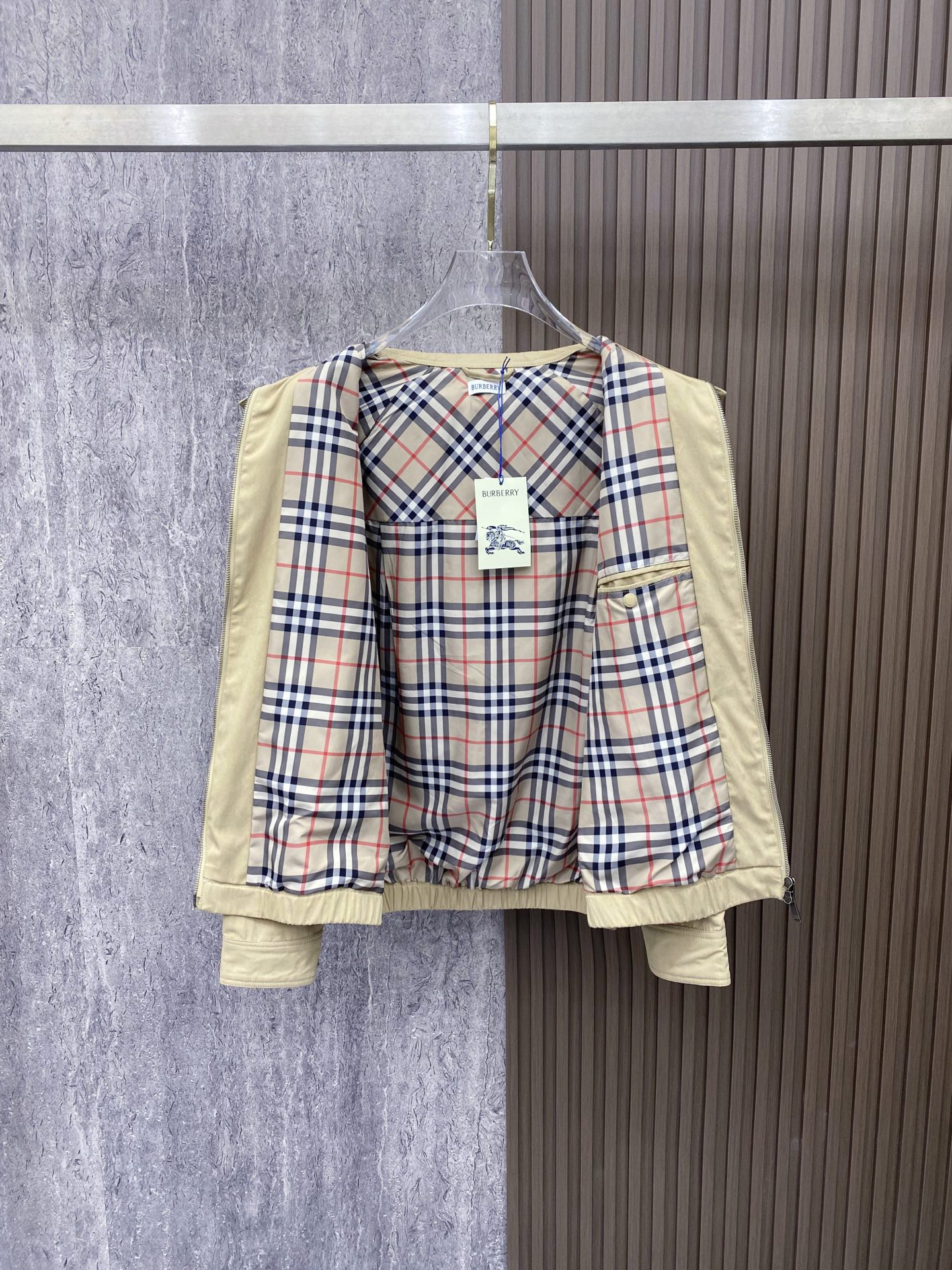 Burberry 巴宝莉 2026ss春季新款连帽夹克外套全高端版本！高定专柜面料辅料，透气舒适度高，细