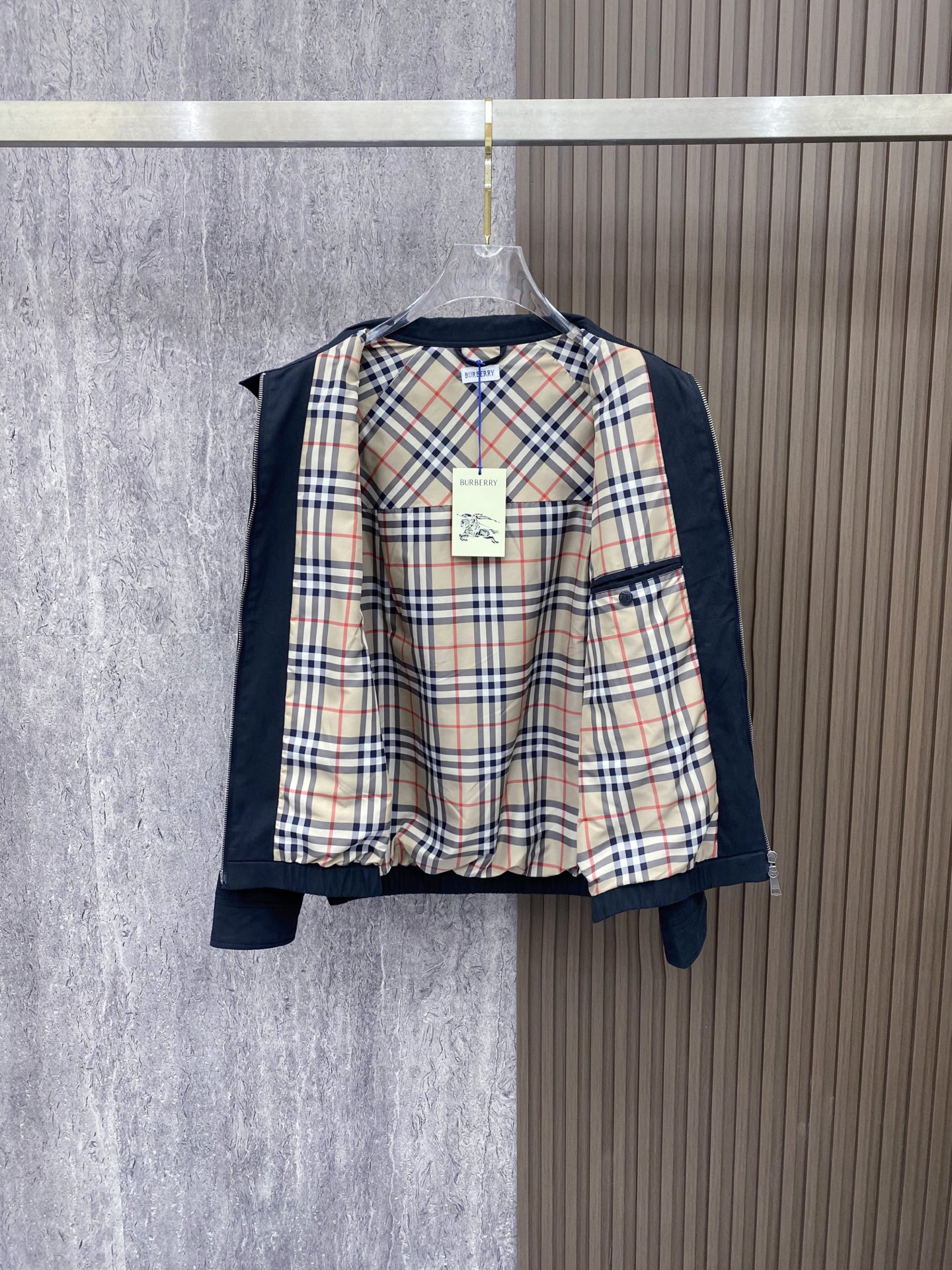 Burberry 巴宝莉 2026ss春季新款连帽夹克外套全高端版本！高定专柜面料辅料，透气舒适度高，细