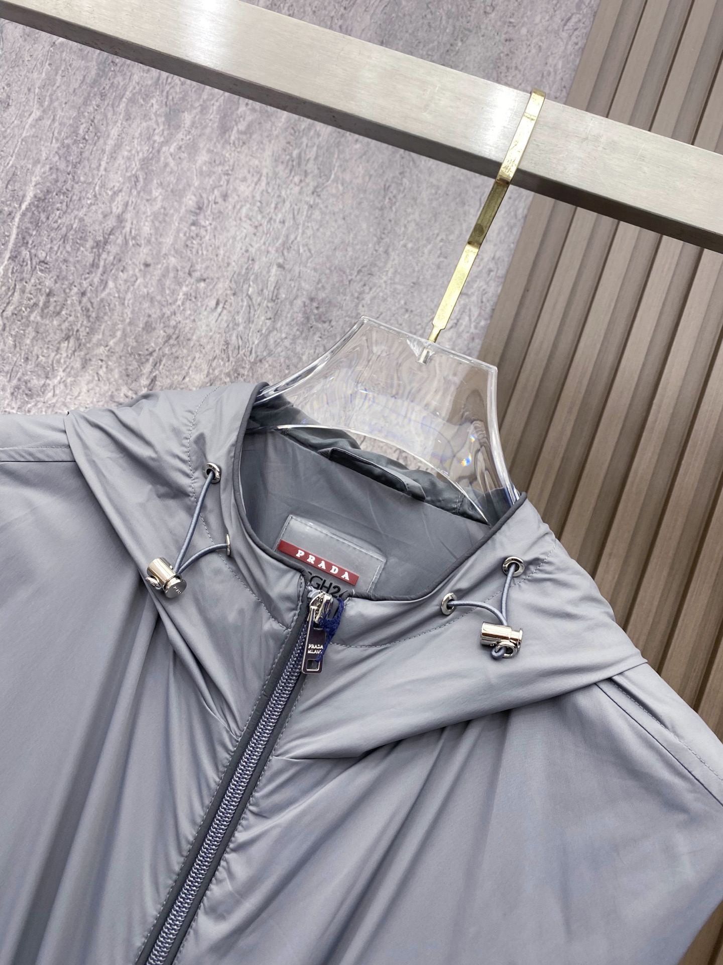 Prada 普拉达马甲 2026ss春季新款马甲夹克外套最新设计款 秀场新品‼品相非常完美，三标齐全色泽