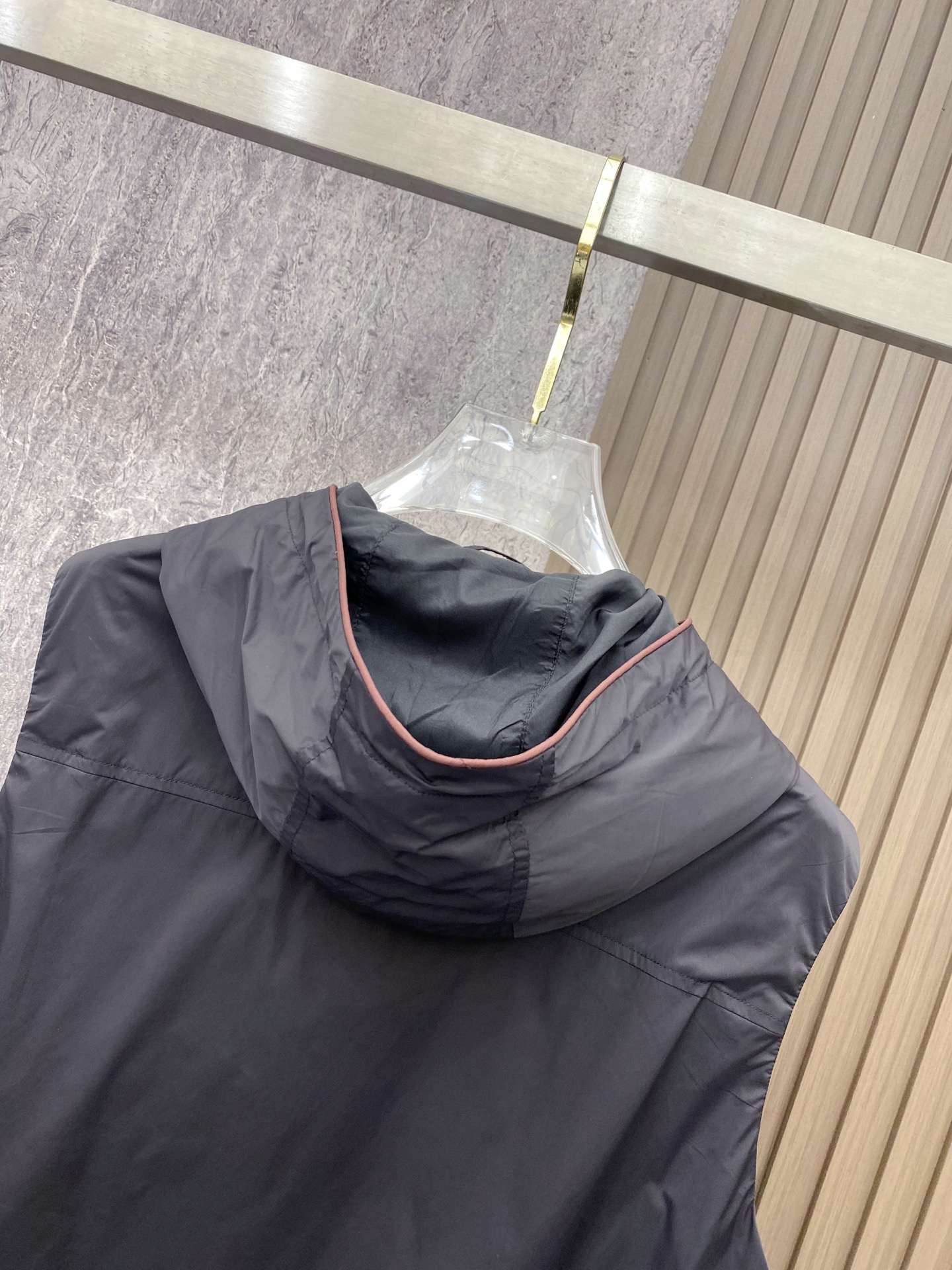 Prada 普拉达马甲 2026ss春季新款马甲夹克外套最新设计款 秀场新品‼品相非常完美，三标齐全色泽