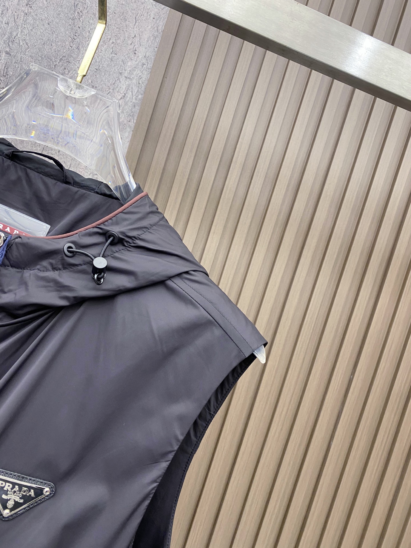 Prada 普拉达马甲 2026ss春季新款马甲夹克外套最新设计款 秀场新品‼品相非常完美，三标齐全色泽