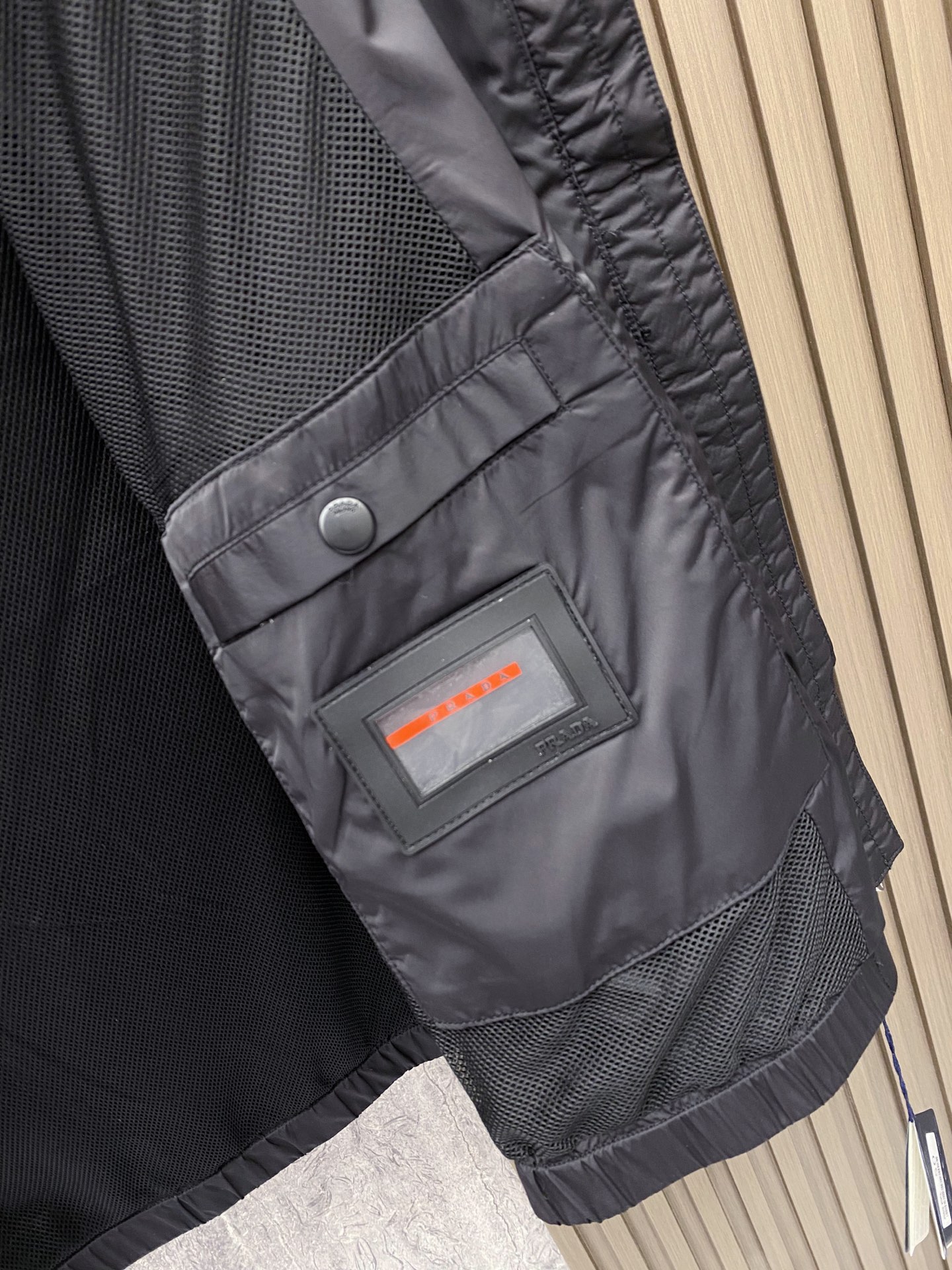 Prada 普拉达马甲 2026ss春季新款马甲夹克外套最新设计款 秀场新品‼品相非常完美，三标齐全色泽