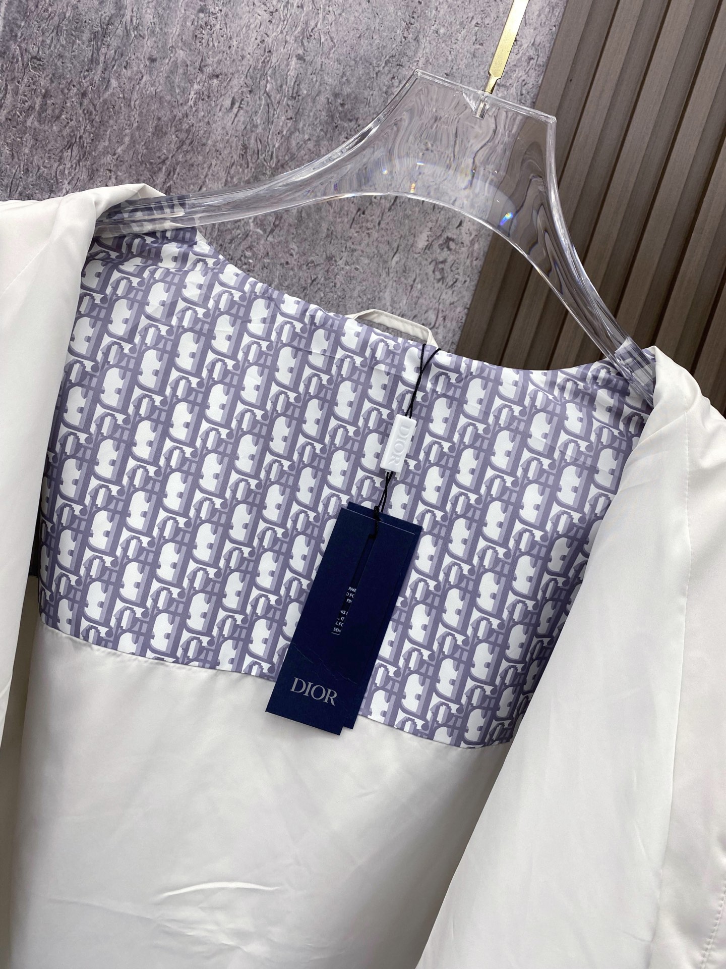 Dior 迪奥 2026ss春季新款连帽夹克外套全高端版本！高定专柜面料辅料，透气舒适度高，细节无可挑剔