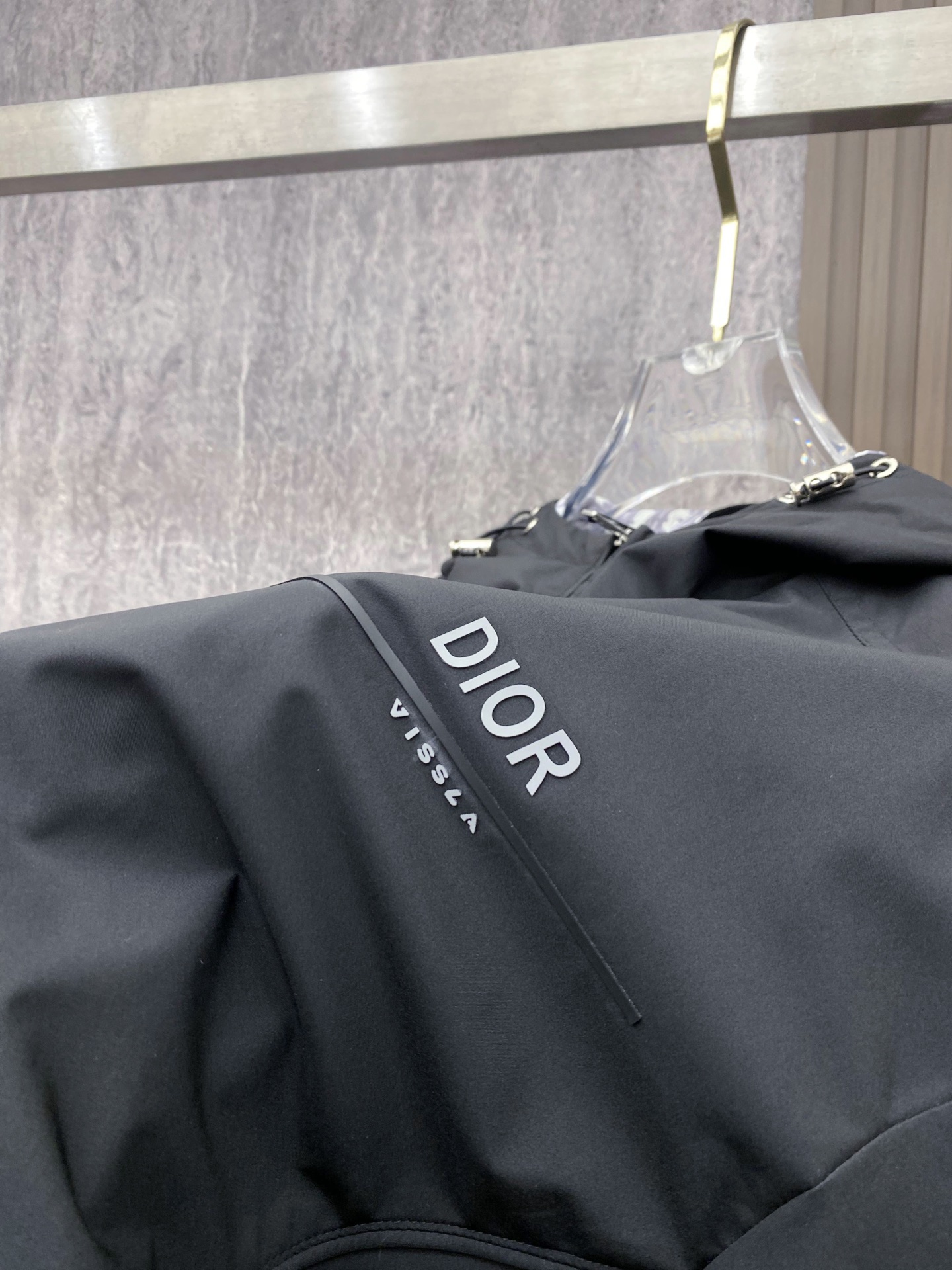 Dior 迪奥 2026ss春季新款连帽夹克外套全高端版本！高定专柜面料辅料，透气舒适度高，细节无可挑剔