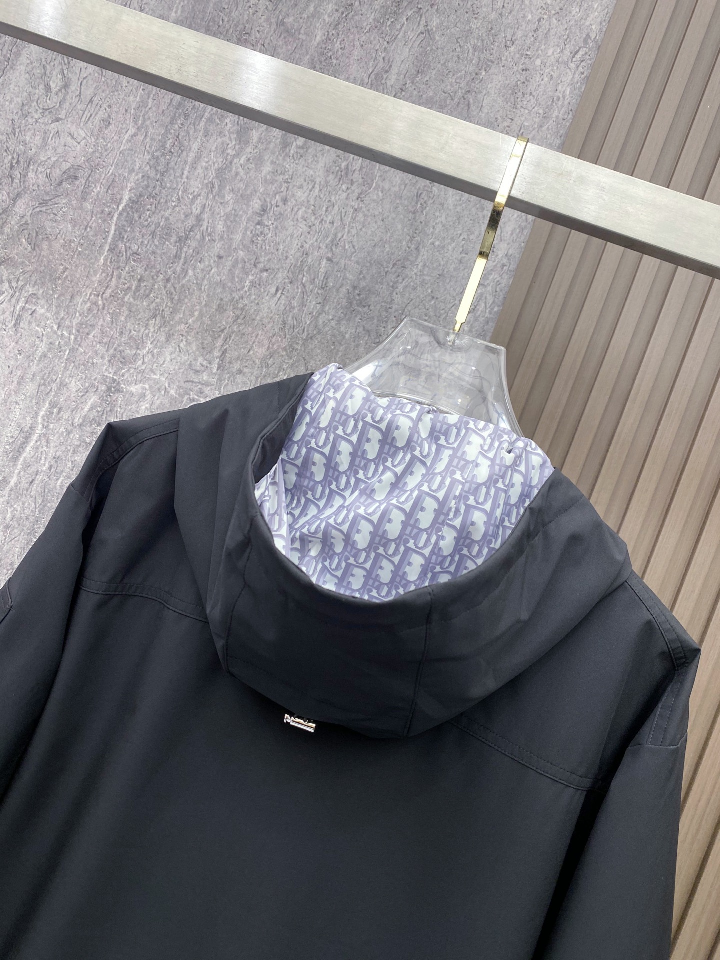 Dior 迪奥 2026ss春季新款连帽夹克外套全高端版本！高定专柜面料辅料，透气舒适度高，细节无可挑剔