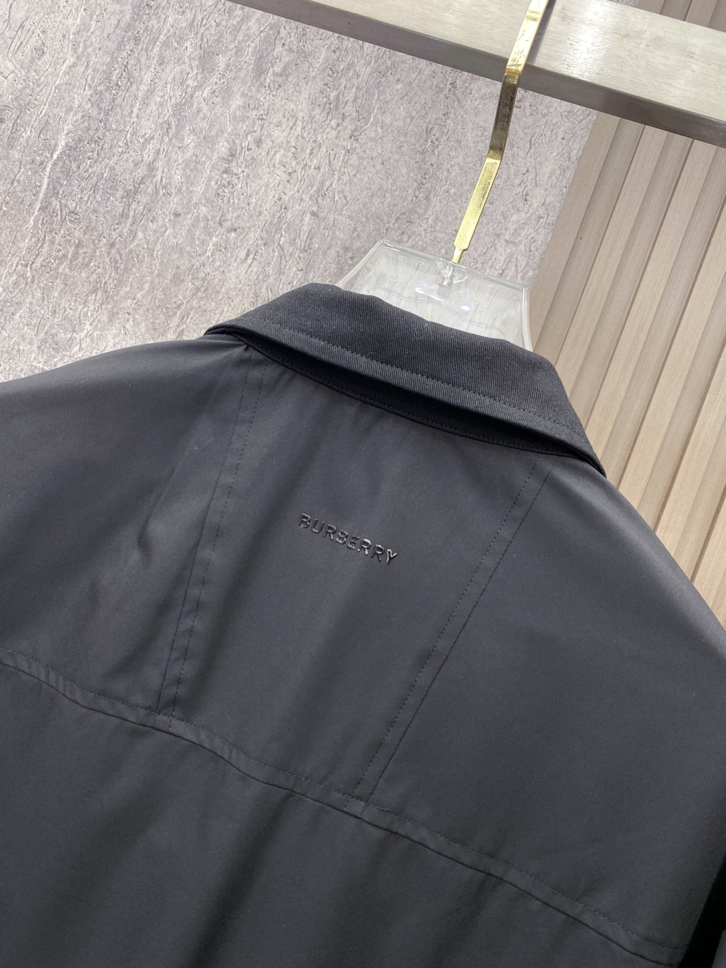 Burberry 巴宝莉 2026ss春季新款夹克外套全高端版本！高定专柜面料辅料，透气舒适度高，细节无