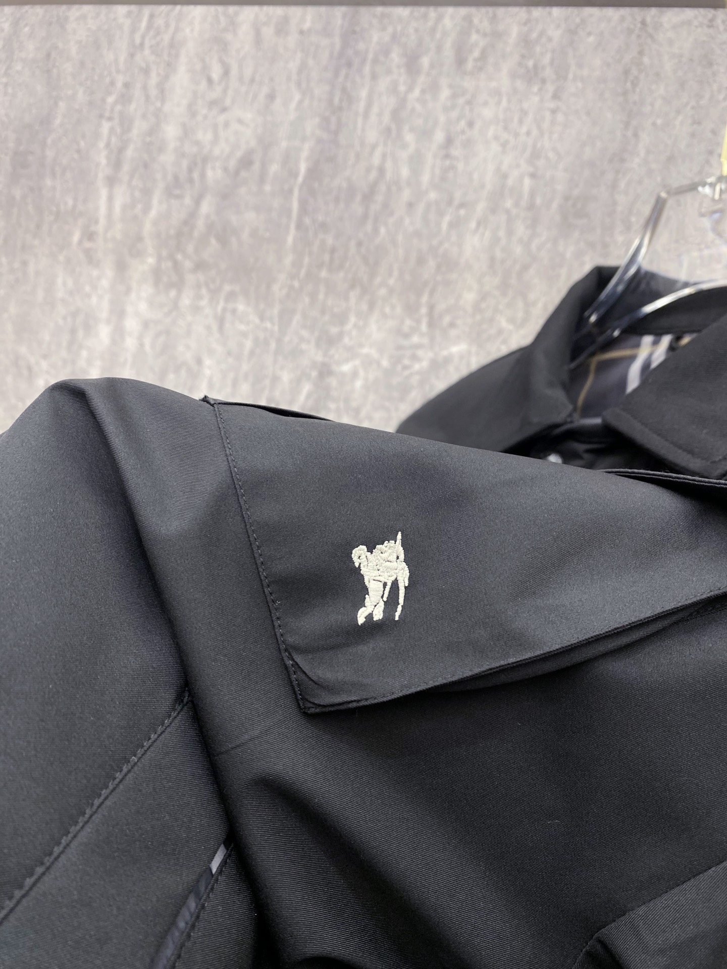 Burberry 巴宝莉 2026ss春季新款夹克外套全高端版本！高定专柜面料辅料，透气舒适度高，细节无