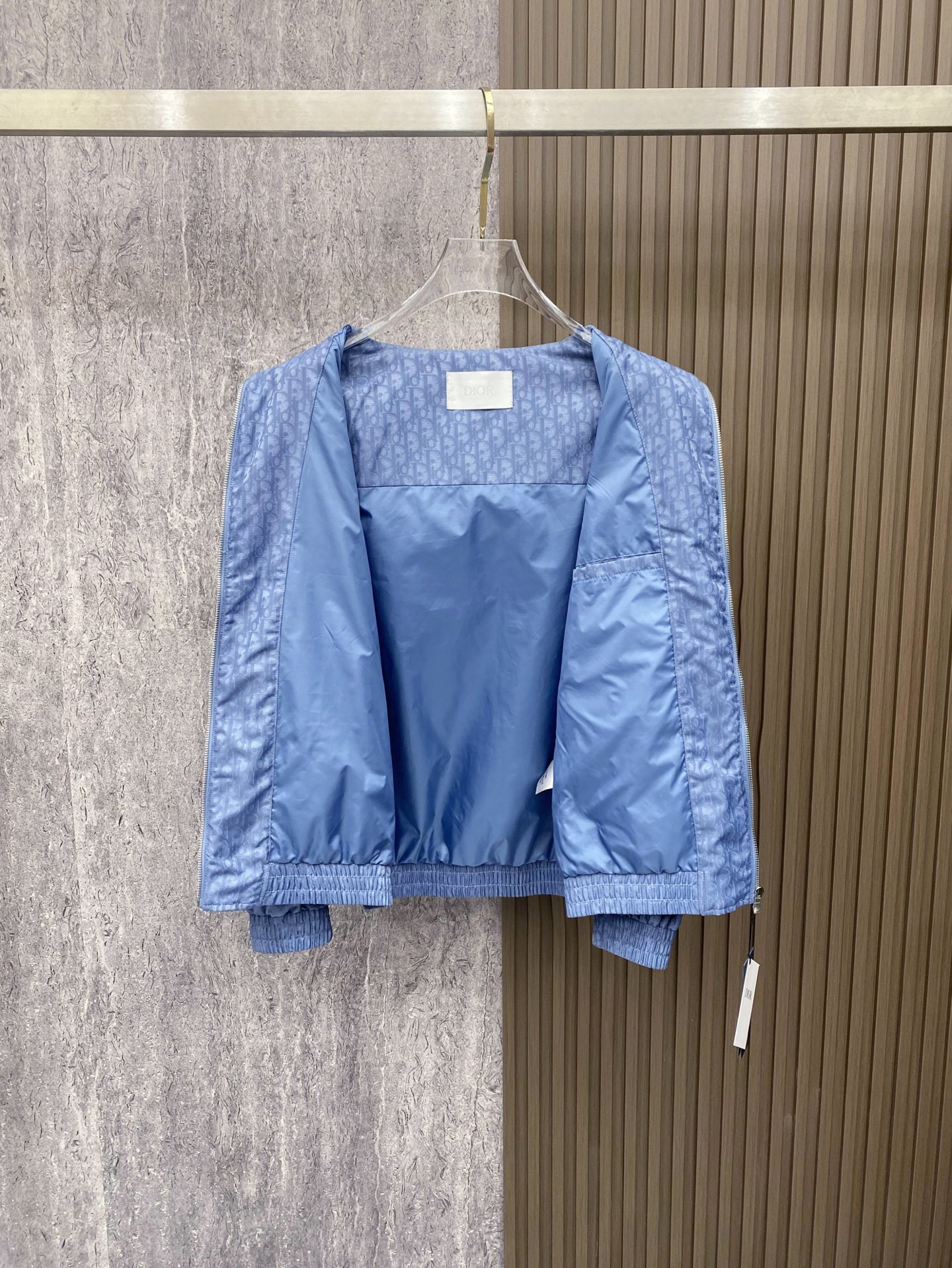 Dior 迪奥 2026ss春季新款立领夹克外套全高端版本！高定专柜面料辅料，透气舒适度高，细节无可挑剔