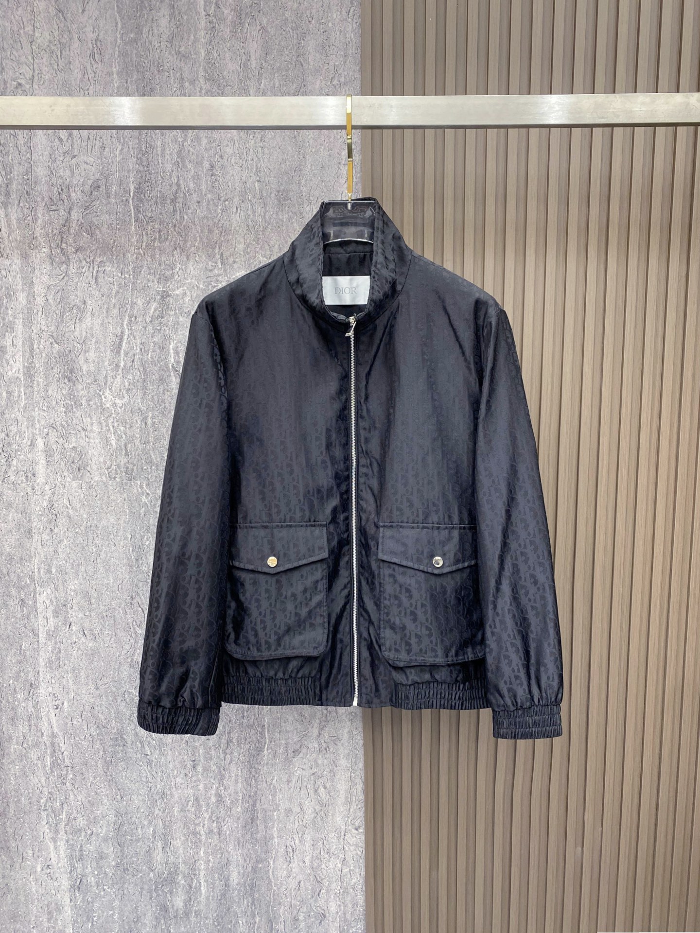 Dior 迪奥 2026ss春季新款立领夹克外套全高端版本！高定专柜面料辅料，透气舒适度高，细节无可挑剔