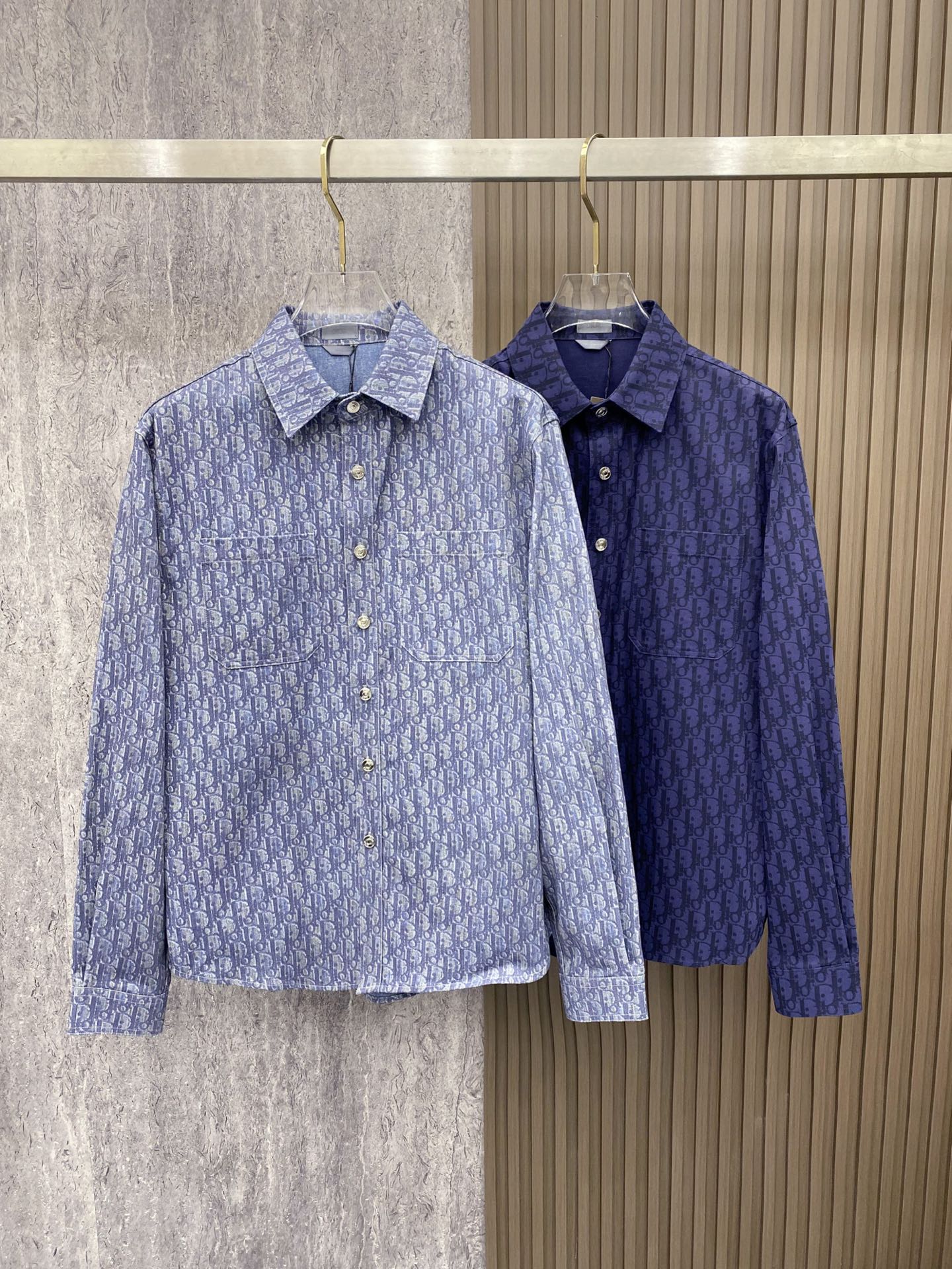 Dior 迪奥 CD 2026ss春季新款衬衫 全身logo老花满印牛仔衬衫 定制水洗面料 超高工艺的拔