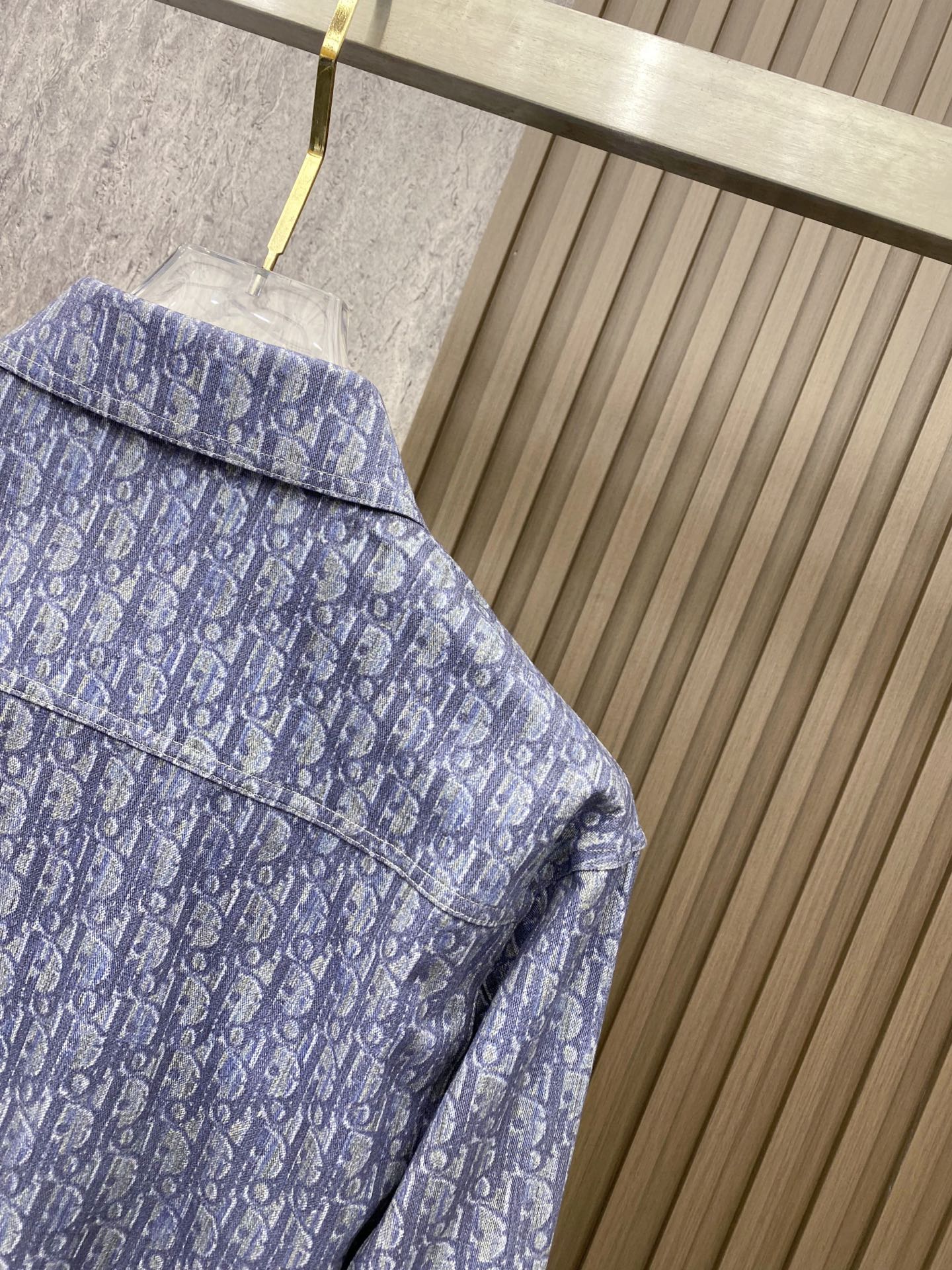 Dior 迪奥 CD 2026ss春季新款衬衫 全身logo老花满印牛仔衬衫 定制水洗面料 超高工艺的拔