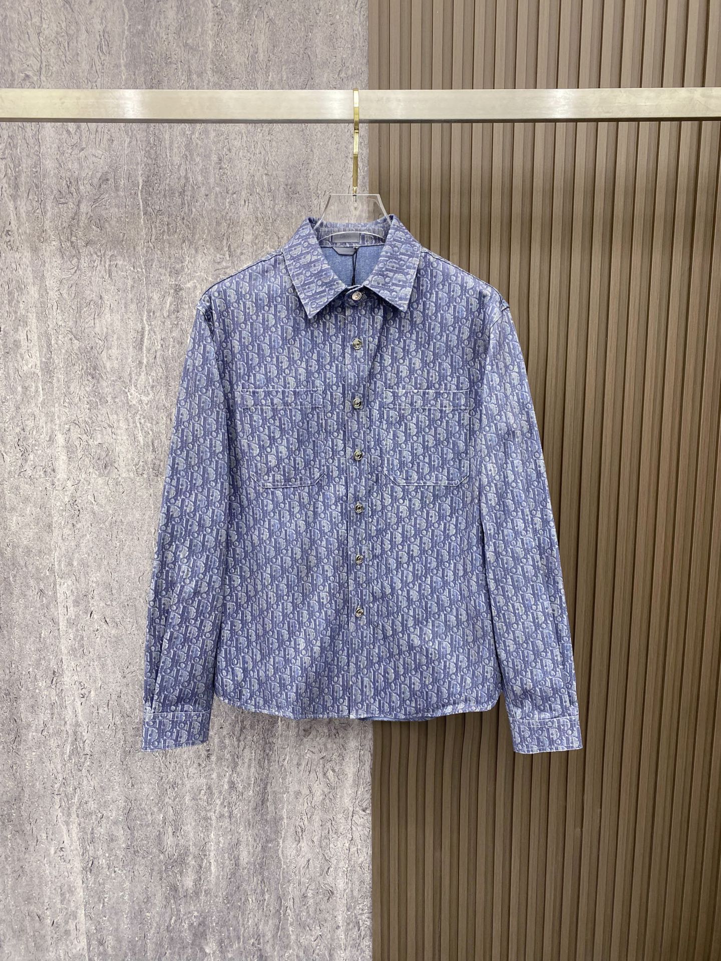 Dior 迪奥 CD 2026ss春季新款衬衫 全身logo老花满印牛仔衬衫 定制水洗面料 超高工艺的拔