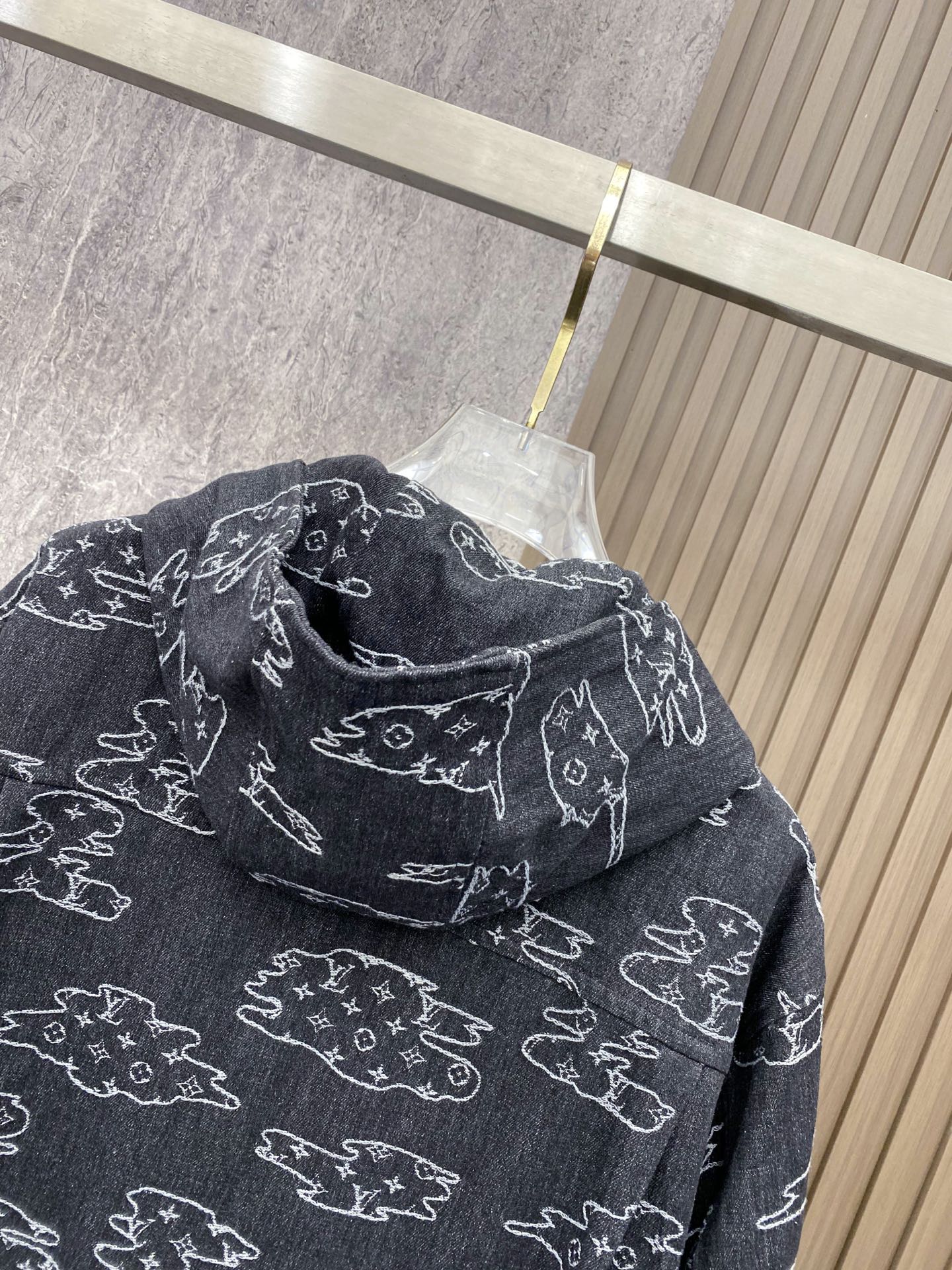 LV 2026ss春季新款夹克牛仔外套全高端版本！高定专柜面料辅料，透气舒适度高，细节无可挑剔，做工考究