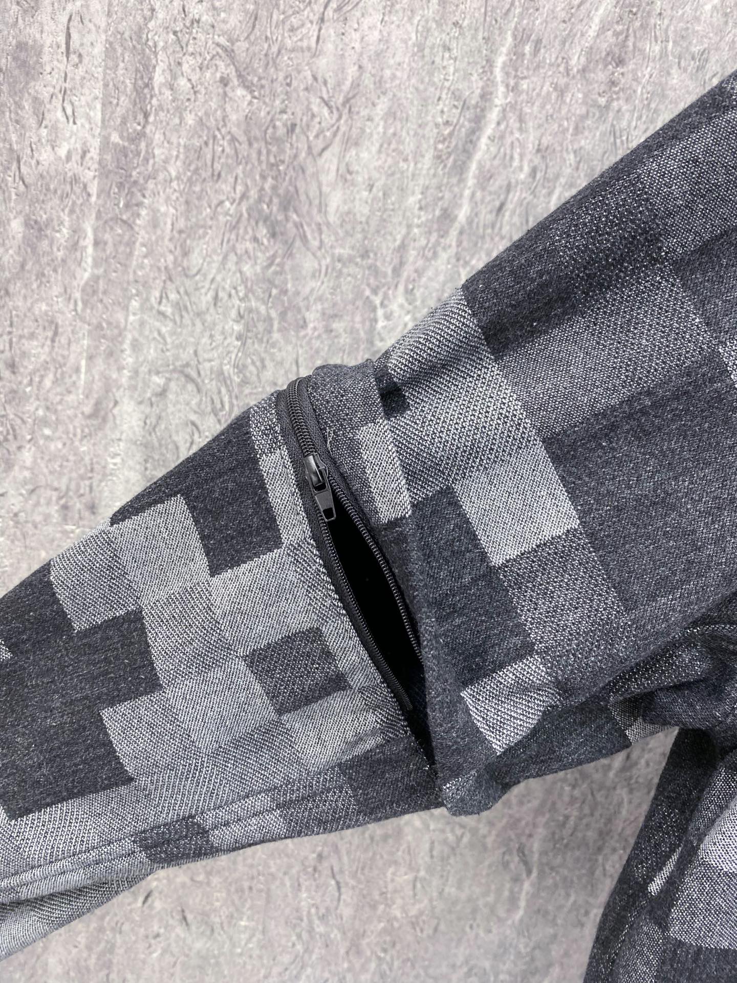 LV 袖子可拆卸 2026ss春季新款夹克牛仔外套全高端版本！高定专柜面料辅料，透气舒适度高，细节无可挑