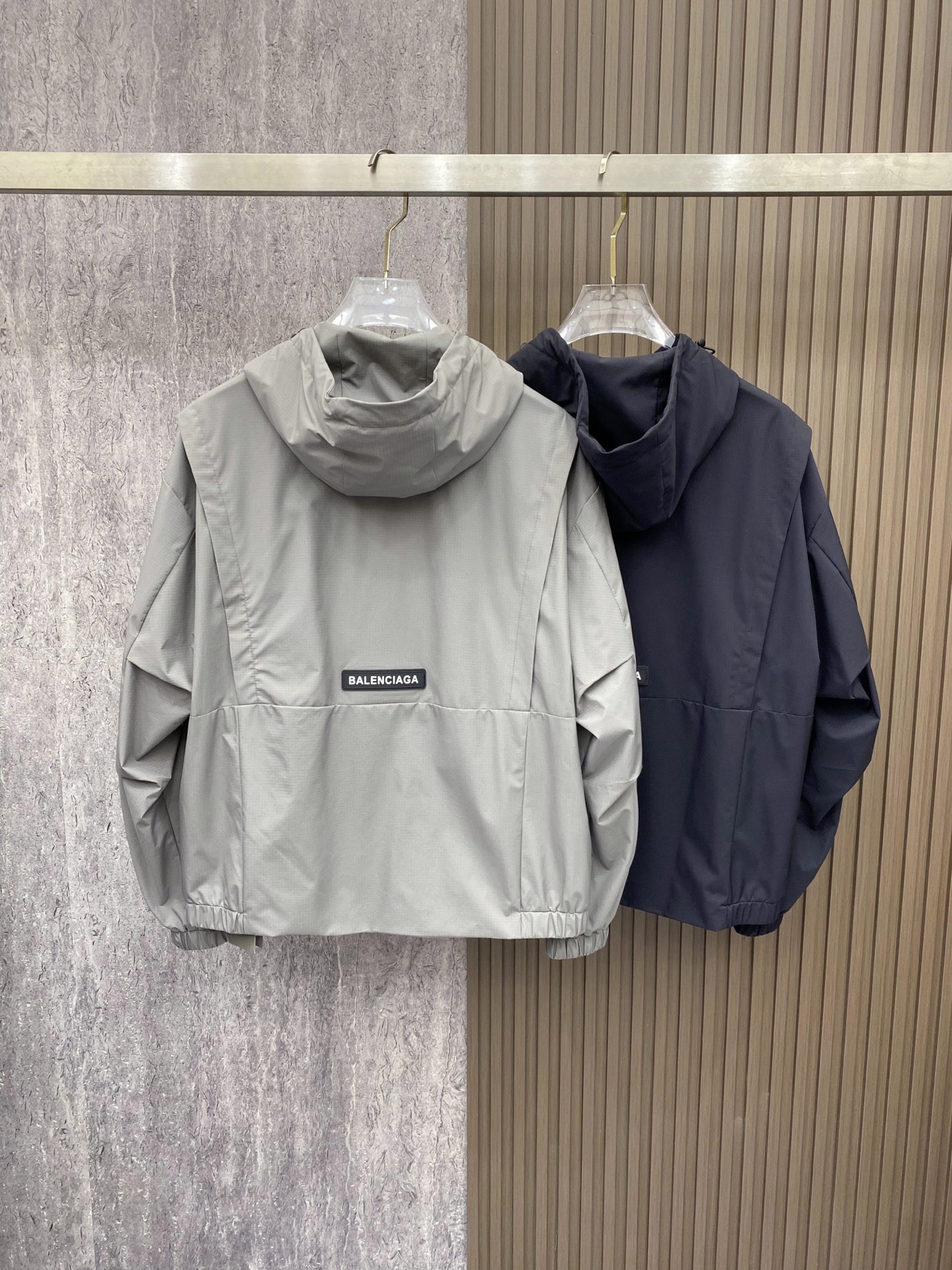 Balenciaga 巴黎世家 2026ss春季新款连帽夹克外套全高端版本！高定专柜面料辅料，透气舒适度