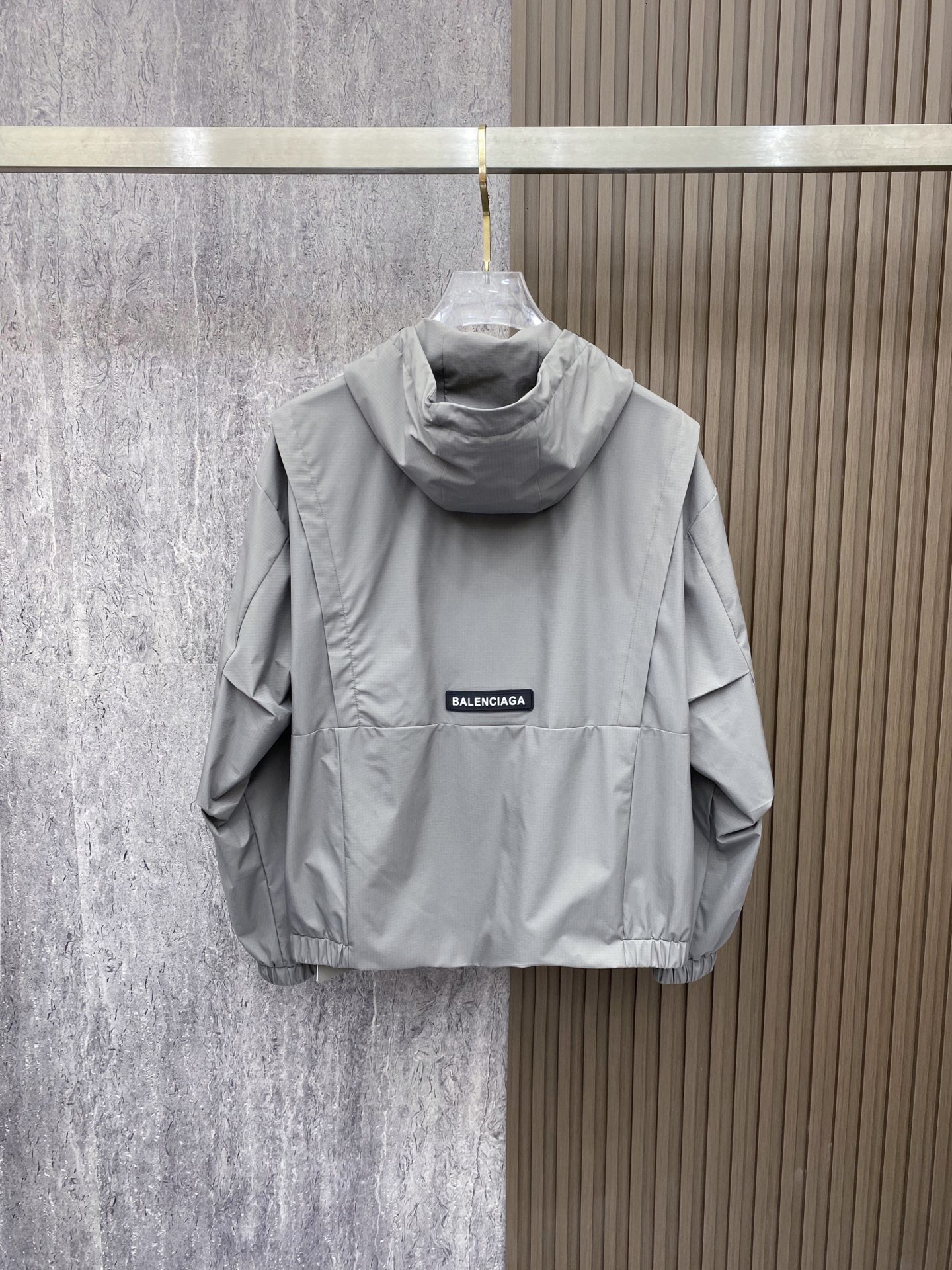 Balenciaga 巴黎世家 2026ss春季新款连帽夹克外套全高端版本！高定专柜面料辅料，透气舒适度