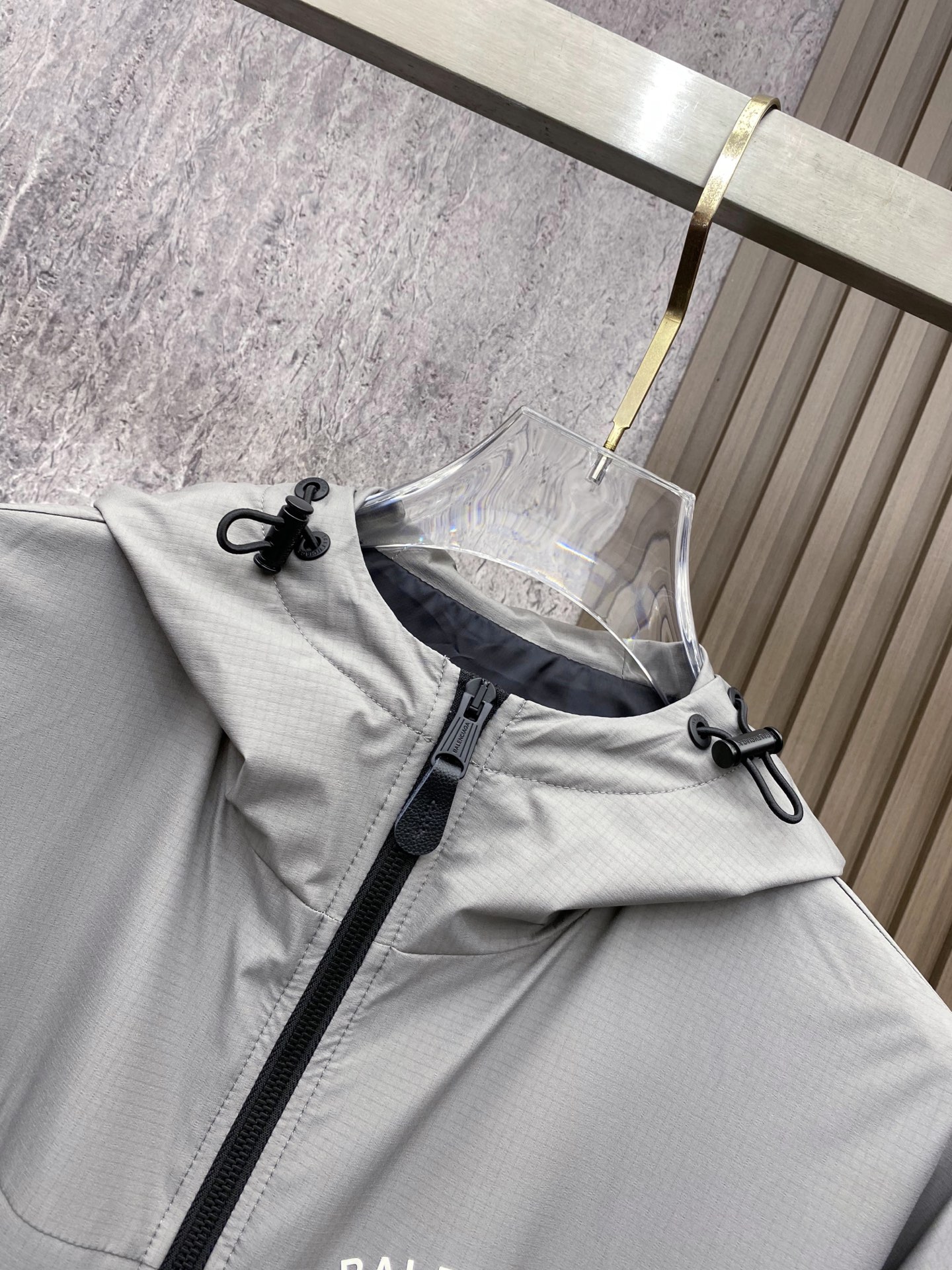 Balenciaga 巴黎世家 2026ss春季新款连帽夹克外套全高端版本！高定专柜面料辅料，透气舒适度