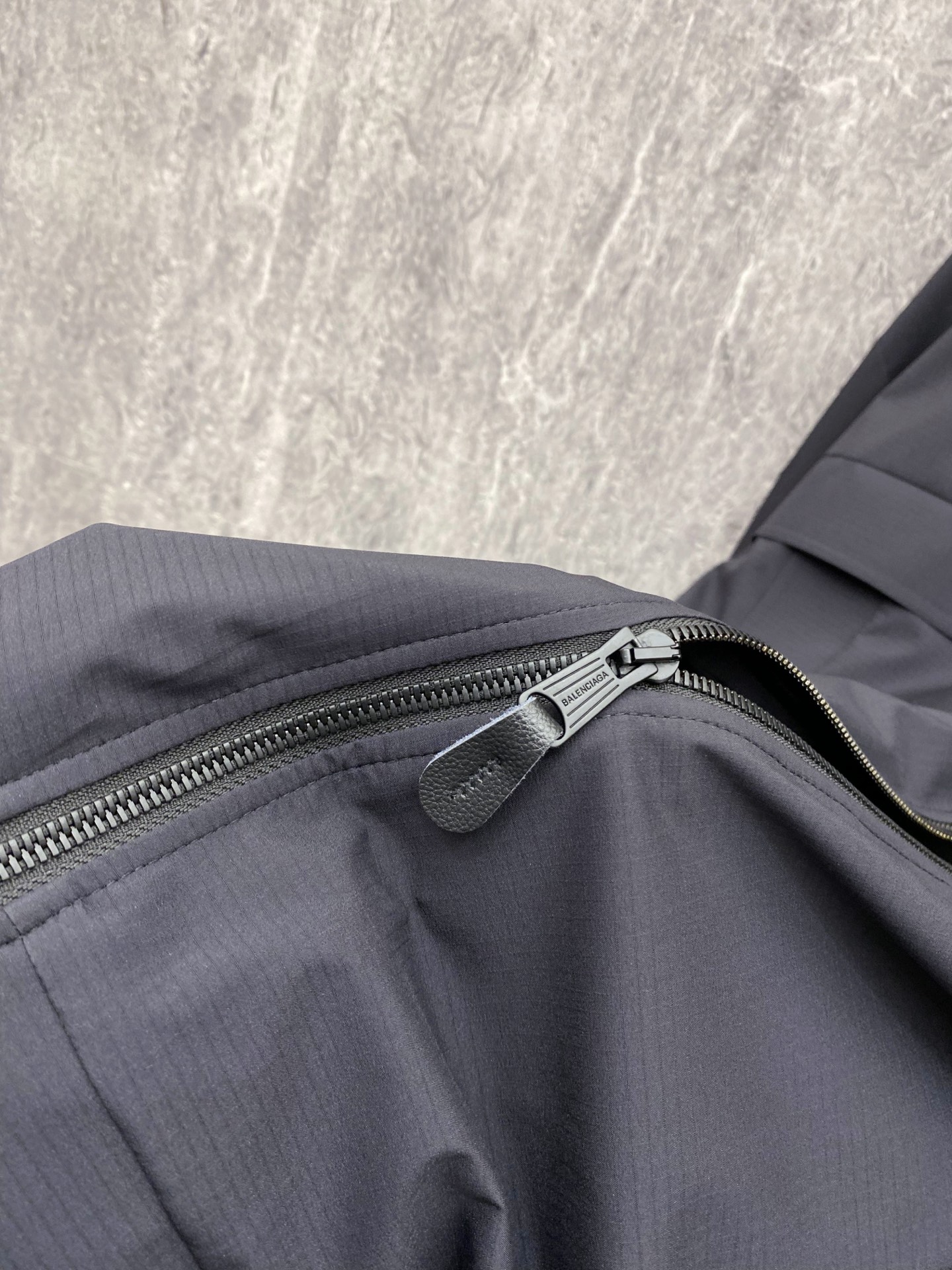 Balenciaga 巴黎世家 2026ss春季新款连帽夹克外套全高端版本！高定专柜面料辅料，透气舒适度