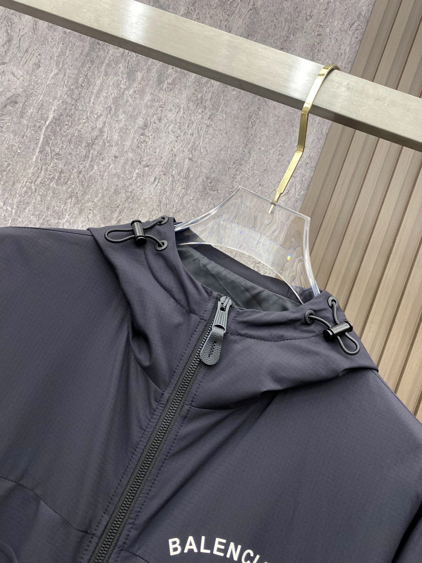 Balenciaga 巴黎世家 2026ss春季新款连帽夹克外套全高端版本！高定专柜面料辅料，透气舒适度