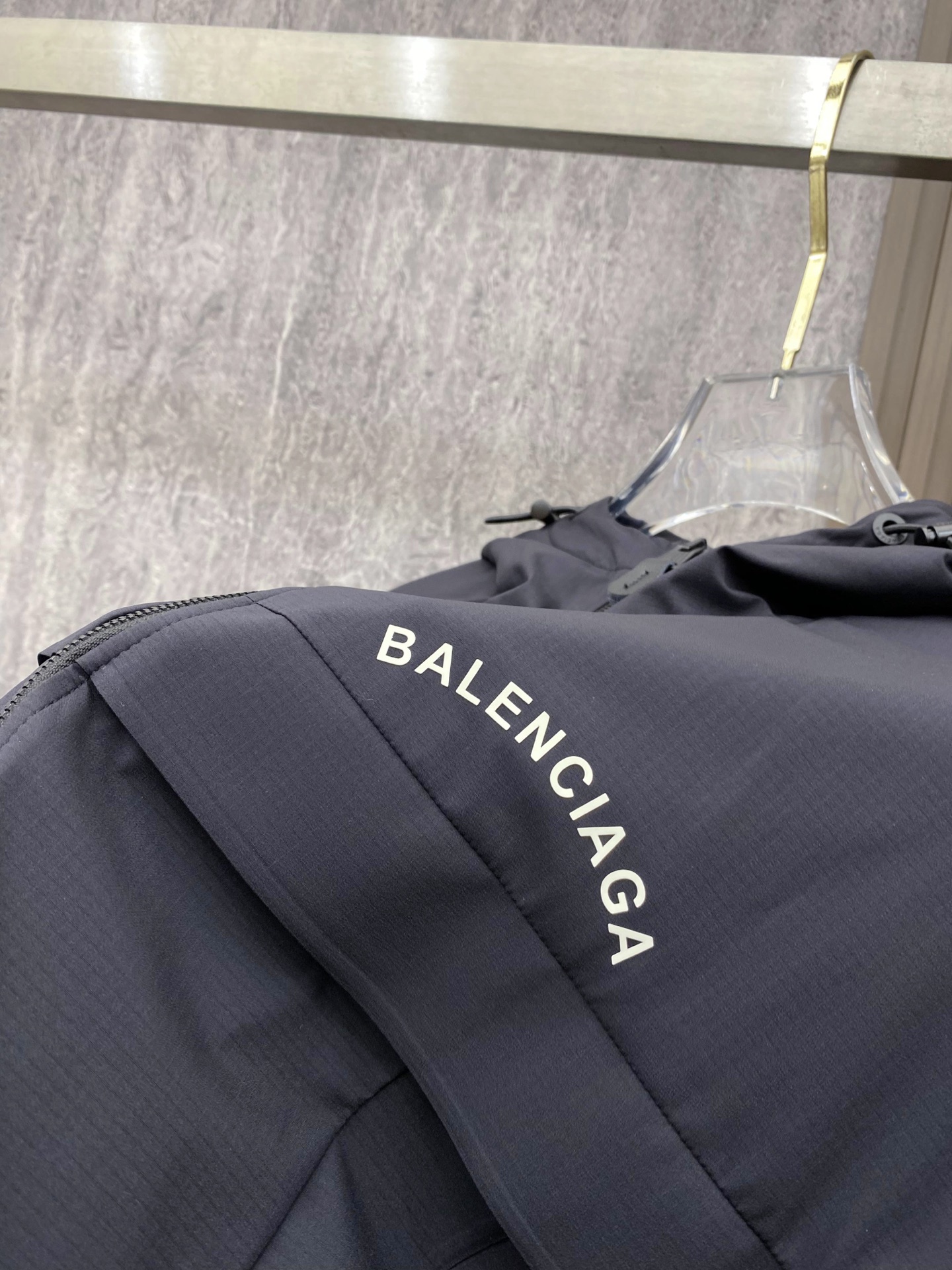 Balenciaga 巴黎世家 2026ss春季新款连帽夹克外套全高端版本！高定专柜面料辅料，透气舒适度