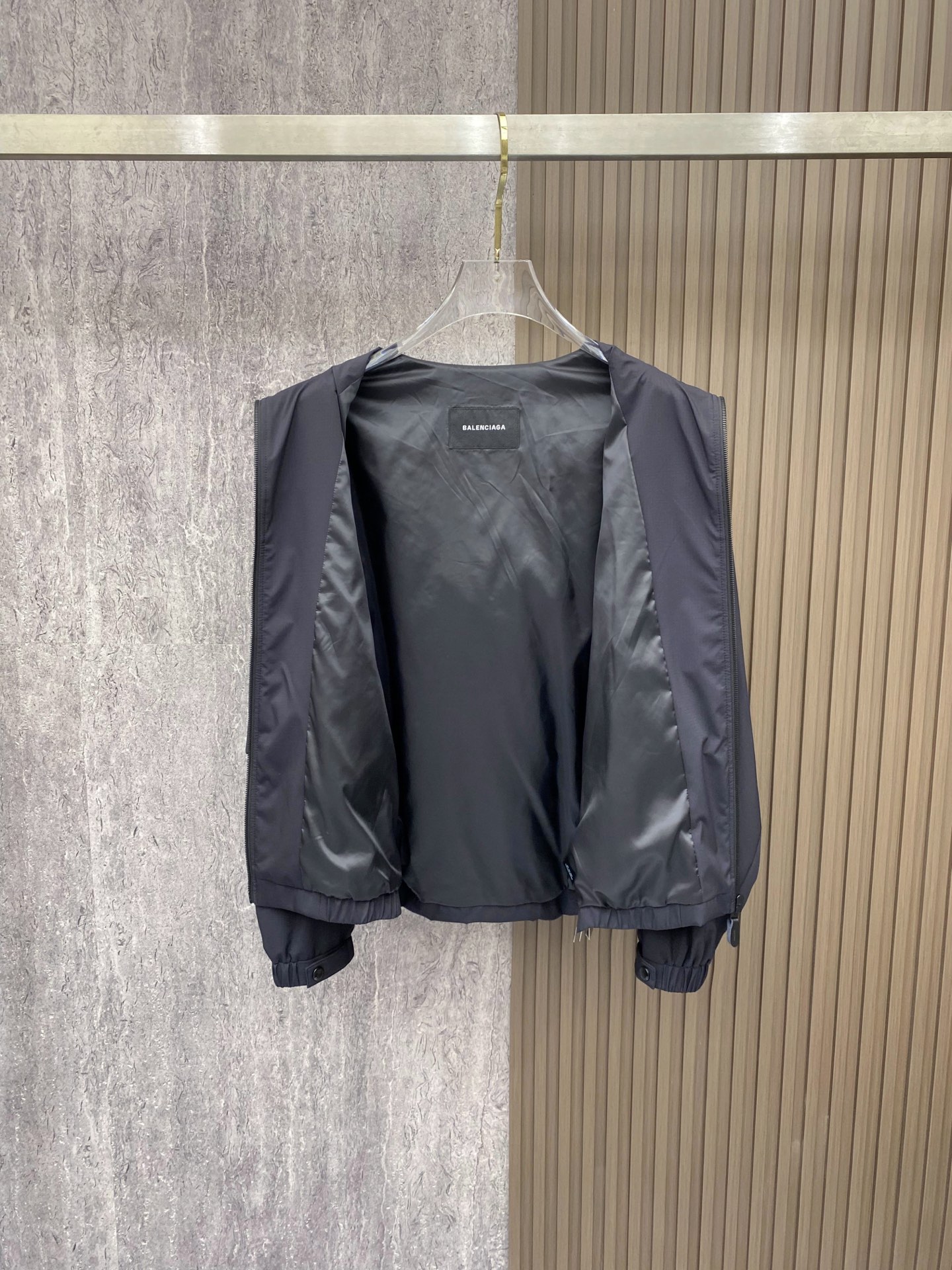 Balenciaga 巴黎世家 2026ss春季新款连帽夹克外套全高端版本！高定专柜面料辅料，透气舒适度