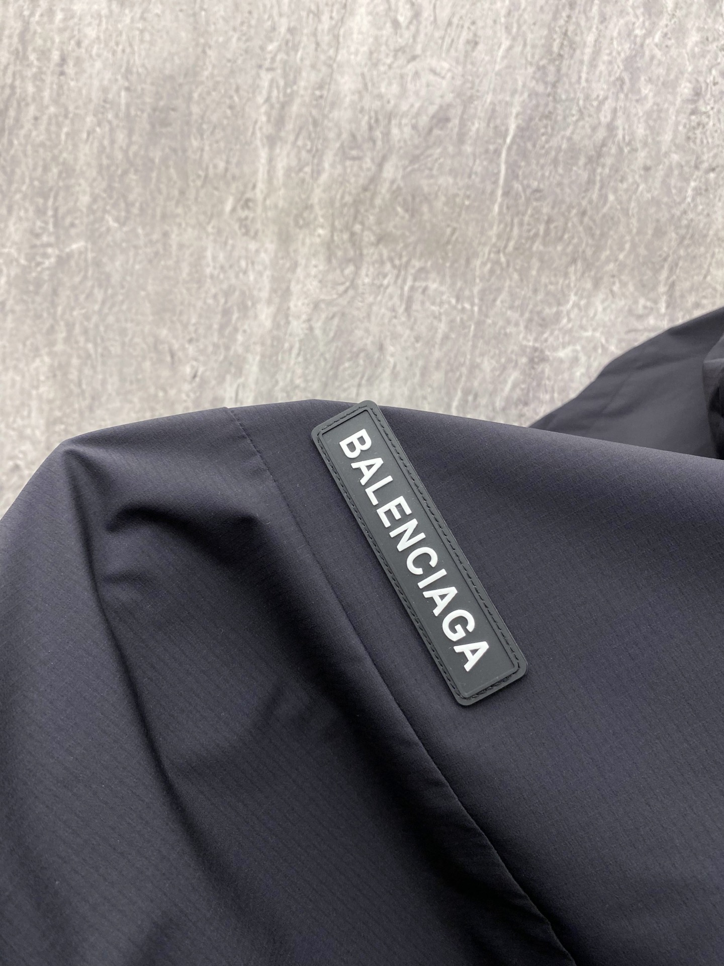 Balenciaga 巴黎世家 2026ss春季新款连帽夹克外套全高端版本！高定专柜面料辅料，透气舒适度