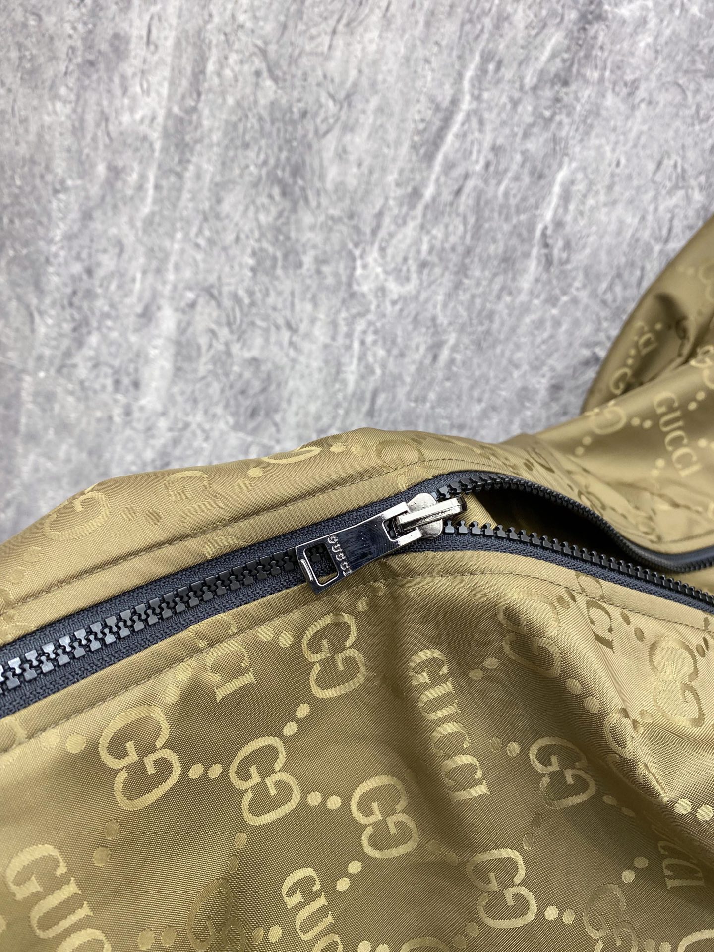 Gucci 古奇 双面穿 2026ss春季新款连帽夹克外套全高端版本！高定专柜面料辅料，透气舒适度高，细