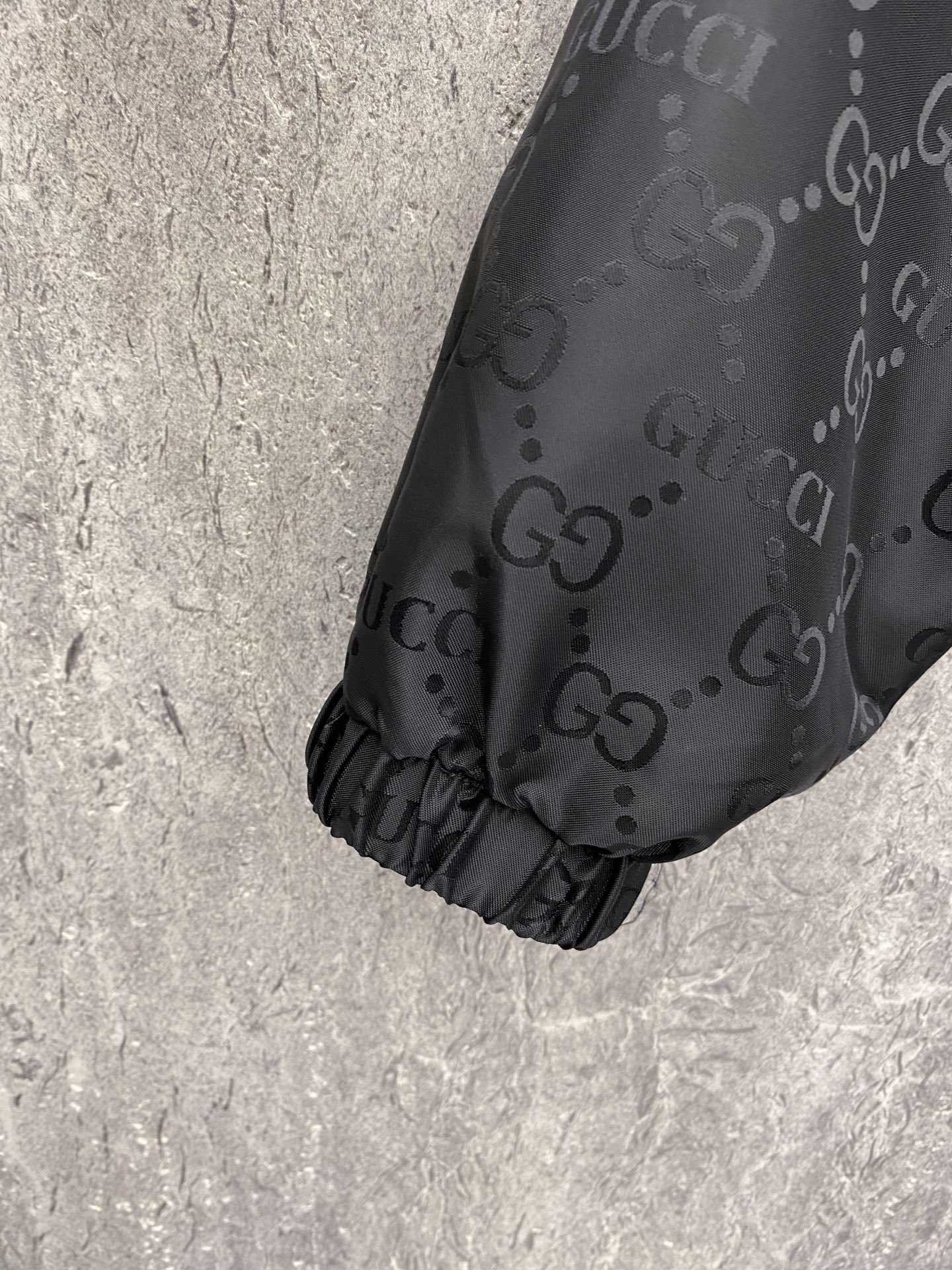 Gucci 古奇 双面穿 2026ss春季新款连帽夹克外套全高端版本！高定专柜面料辅料，透气舒适度高，细