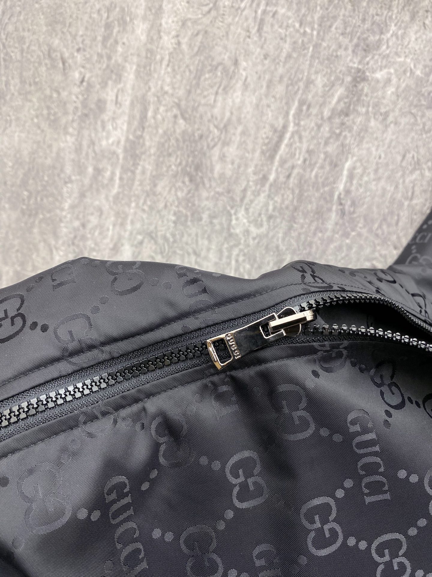 Gucci 古奇 双面穿 2026ss春季新款连帽夹克外套全高端版本！高定专柜面料辅料，透气舒适度高，细