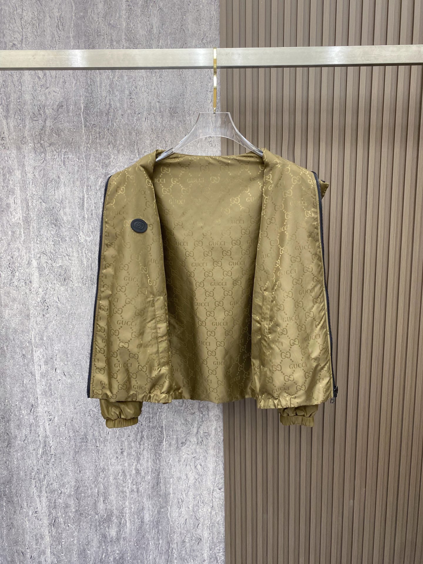 Gucci 古奇 双面穿 2026ss春季新款连帽夹克外套全高端版本！高定专柜面料辅料，透气舒适度高，细