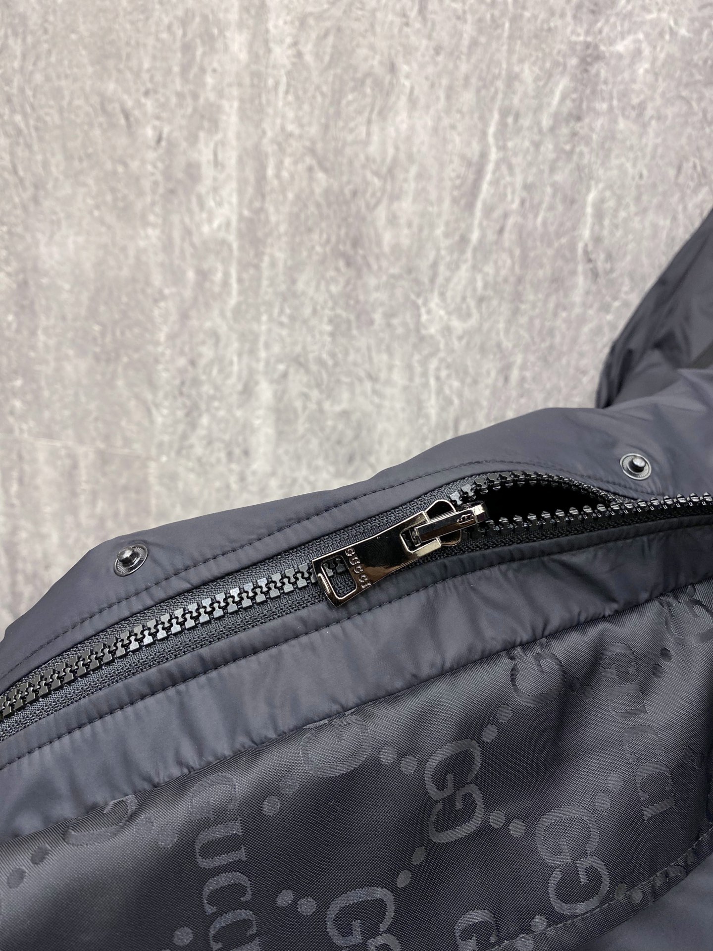 Gucci 古奇 双面穿 2026ss春季新款连帽夹克外套全高端版本！高定专柜面料辅料，透气舒适度高，细