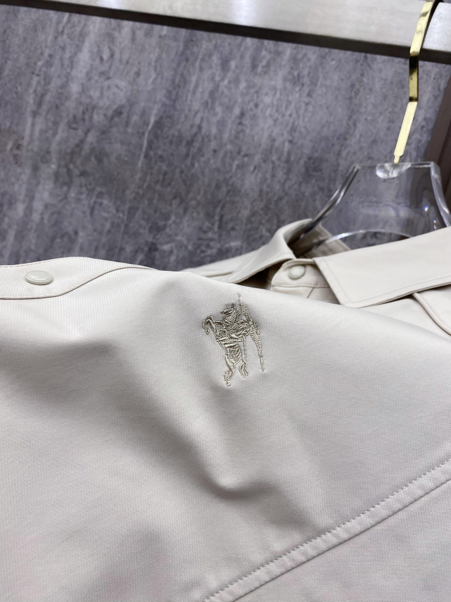 Burberry 巴宝莉2026ss春季新款夹克外套全高端版本！高定专柜面料辅料，透气舒适度高，细节无可