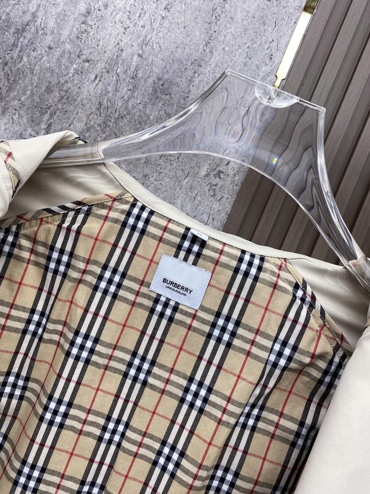 Burberry 巴宝莉2026ss春季新款夹克外套全高端版本！高定专柜面料辅料，透气舒适度高，细节无可