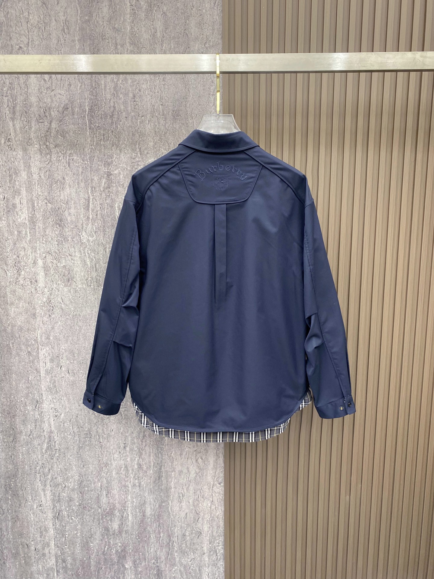 Burberry 巴宝莉2026ss春季新款夹克外套全高端版本！高定专柜面料辅料，透气舒适度高，细节无可