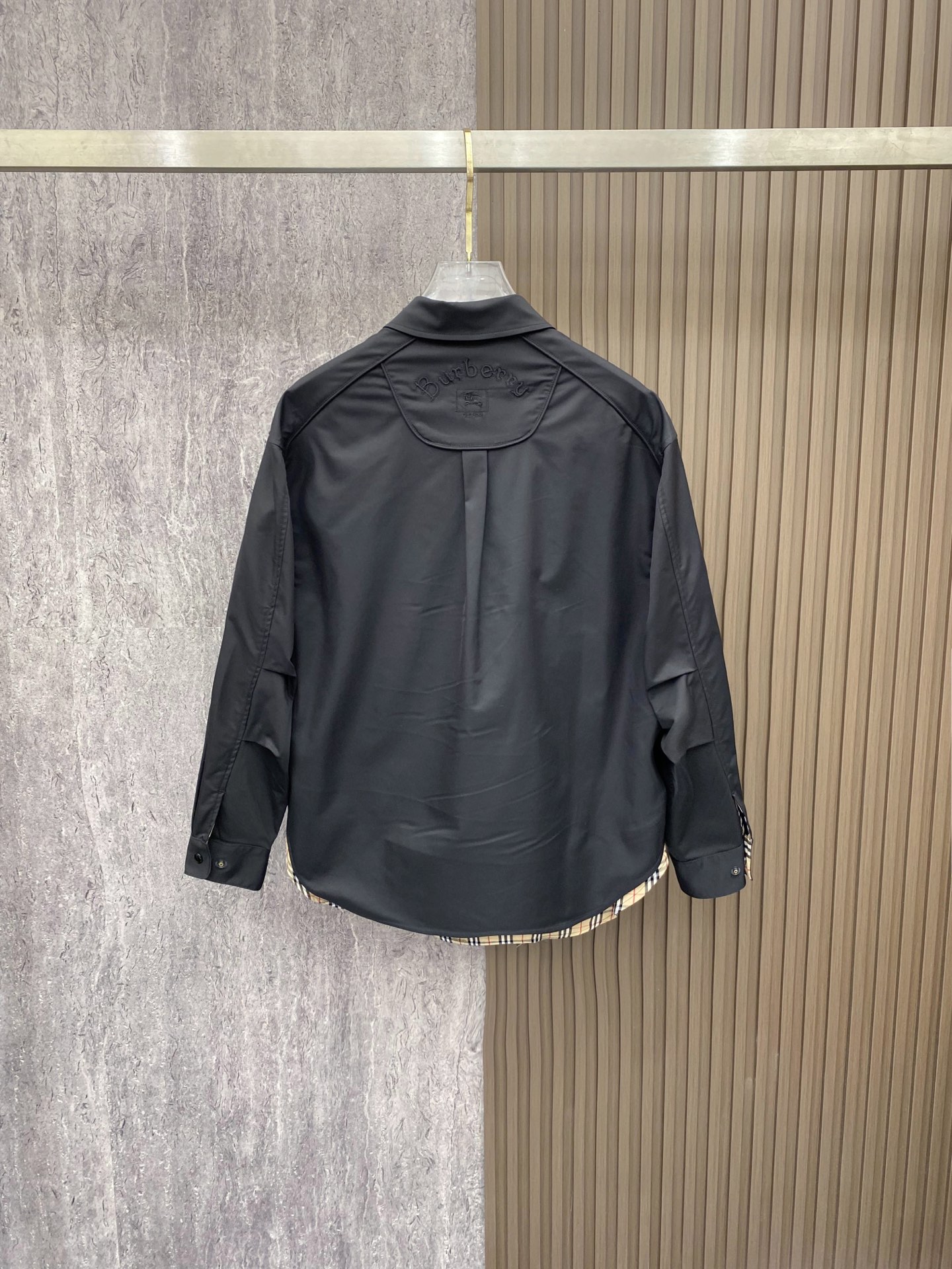 Burberry 巴宝莉2026ss春季新款夹克外套全高端版本！高定专柜面料辅料，透气舒适度高，细节无可