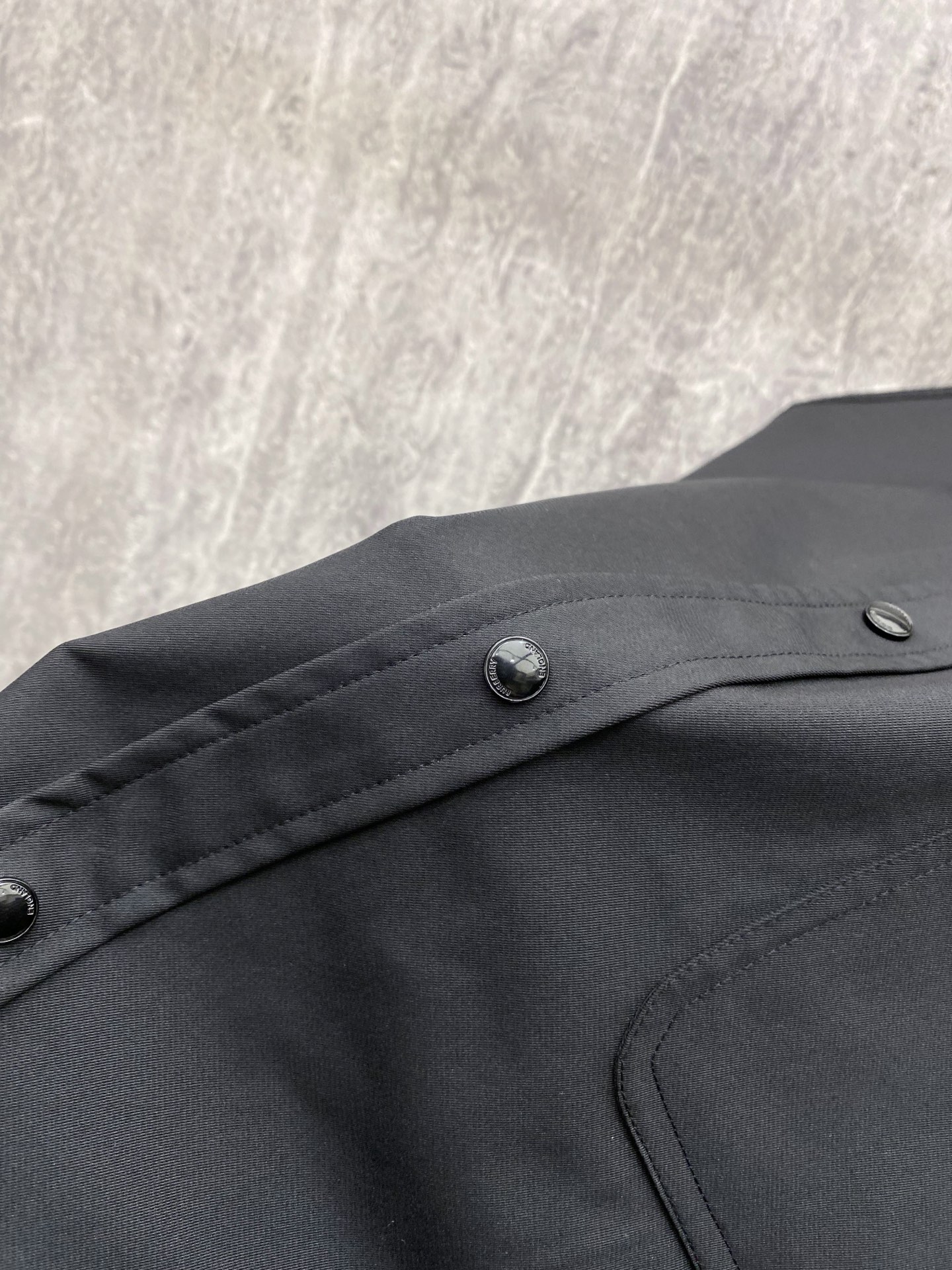 Burberry 巴宝莉 假两件衬衫外套 2026ss春季新款夹克外套全高端版本！高定专柜面料辅料，透气