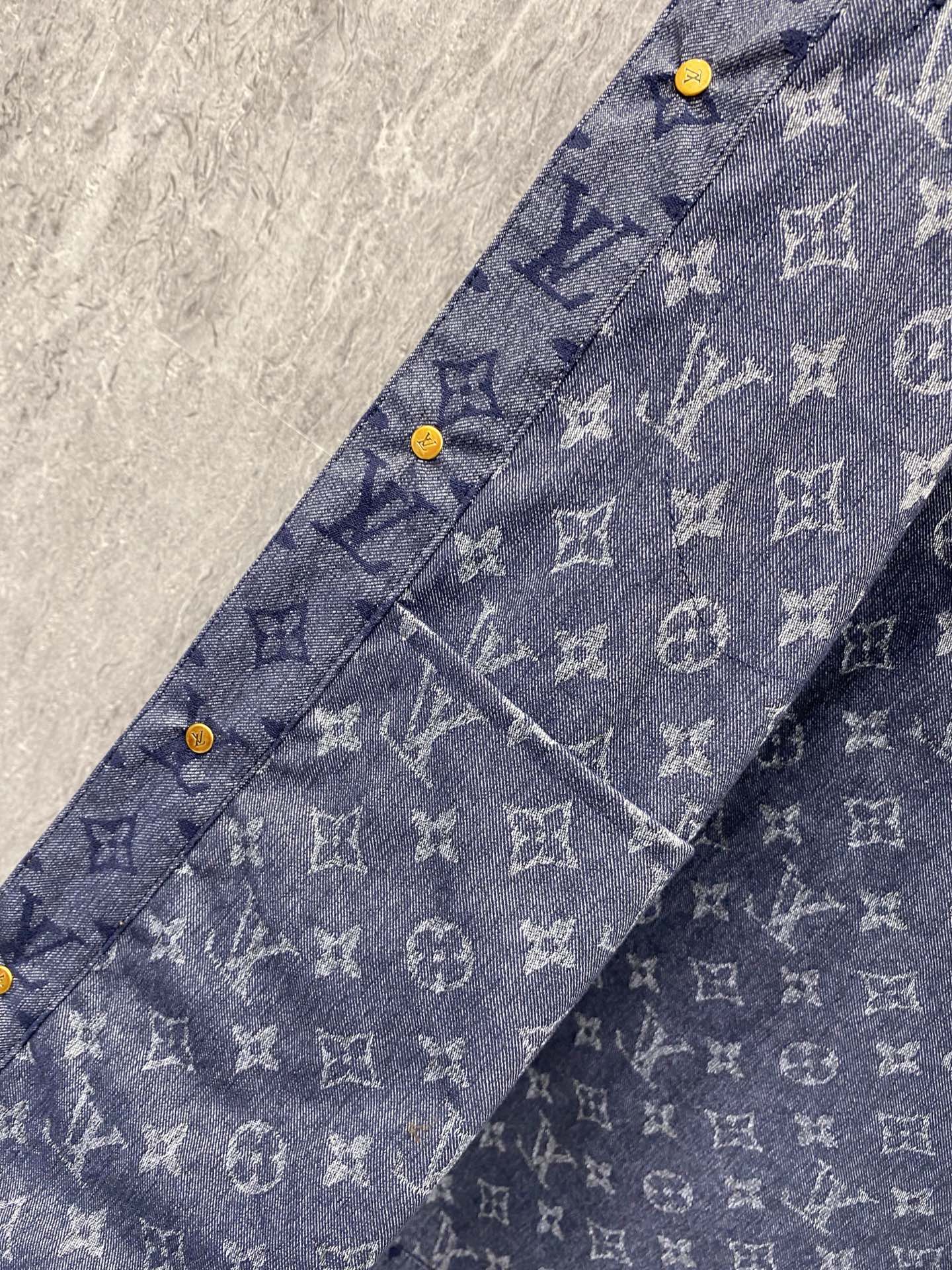 LV 大爆款 2026ss春季新款夹克外套全高端版本！高定专柜面料辅料，透气舒适度高，细节无可挑剔，做工