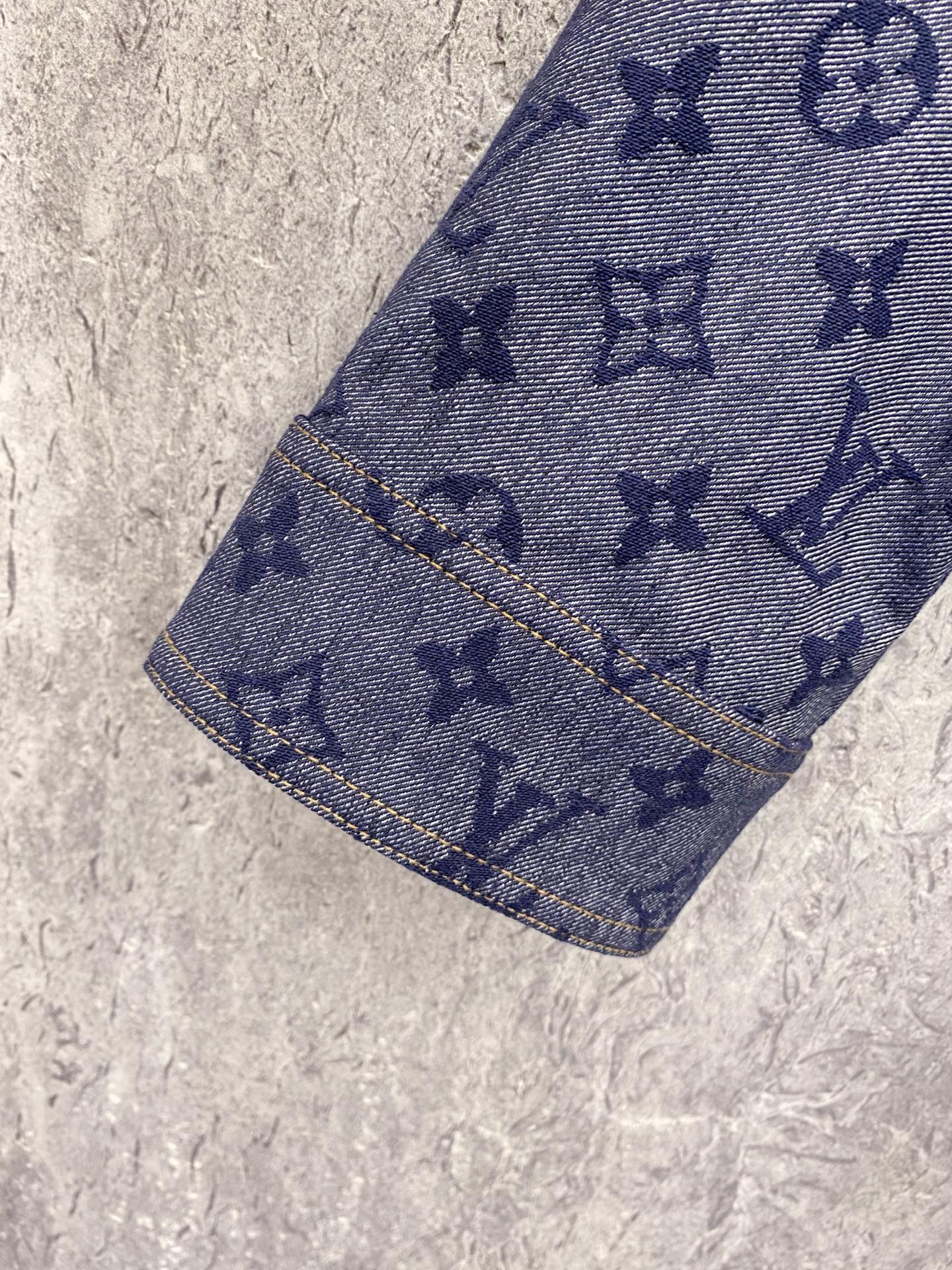 LV 大爆款 2026ss春季新款夹克外套全高端版本！高定专柜面料辅料，透气舒适度高，细节无可挑剔，做工